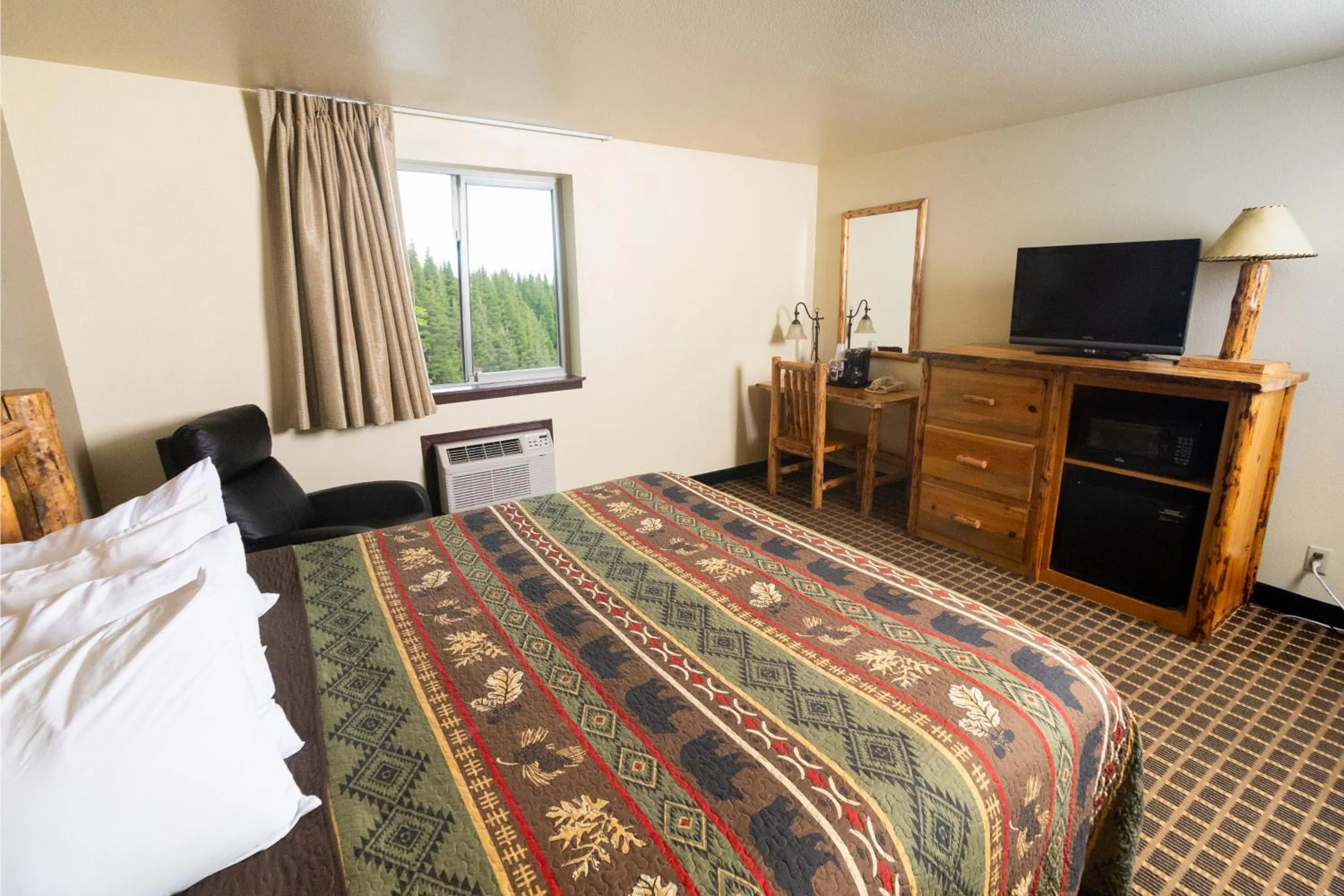 Standard King Room in FairBridge Inn and Suites Sandpoint