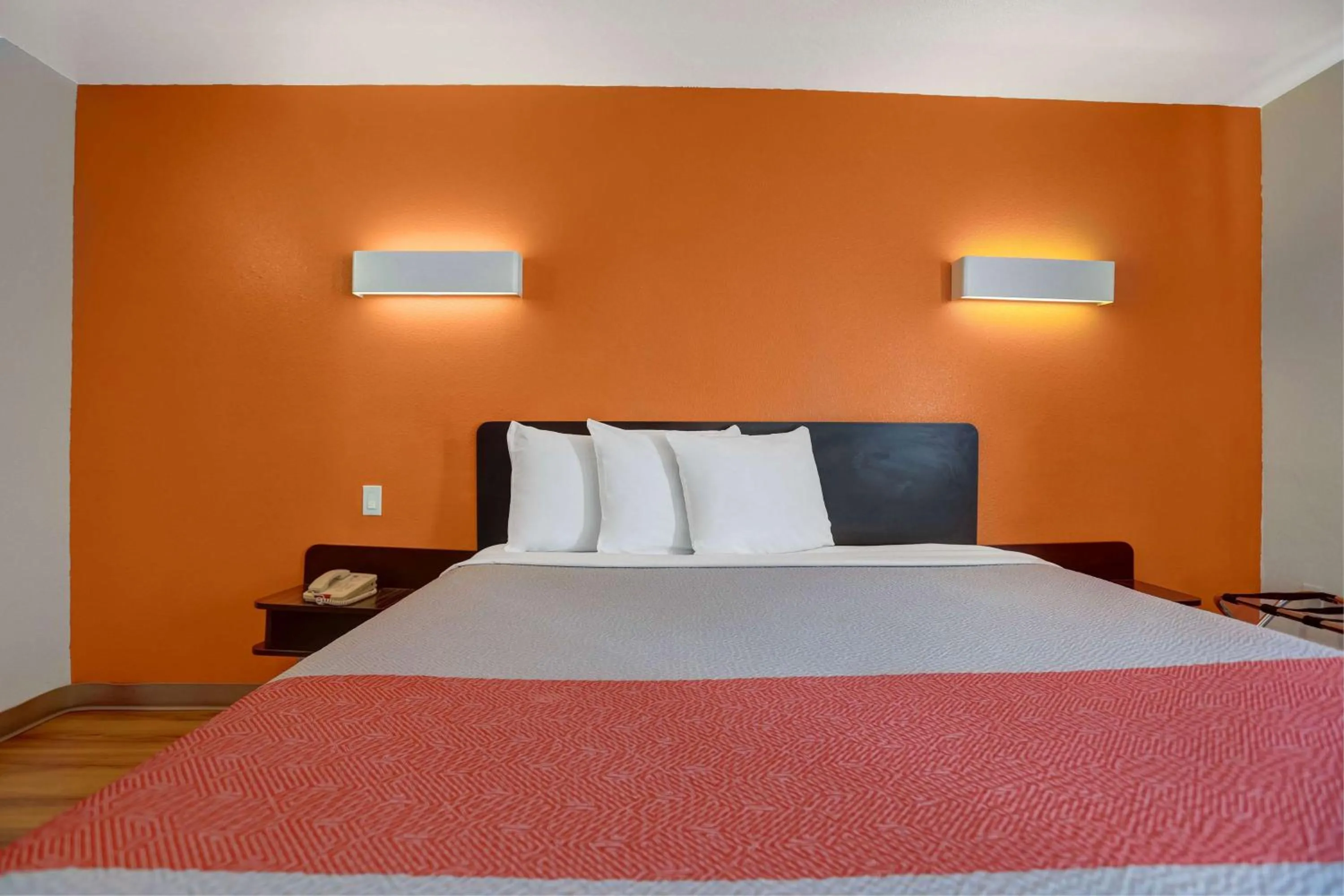 King Room - Disability Access - Non-Smoking in Motel 6-Truth Or Consequences, NM