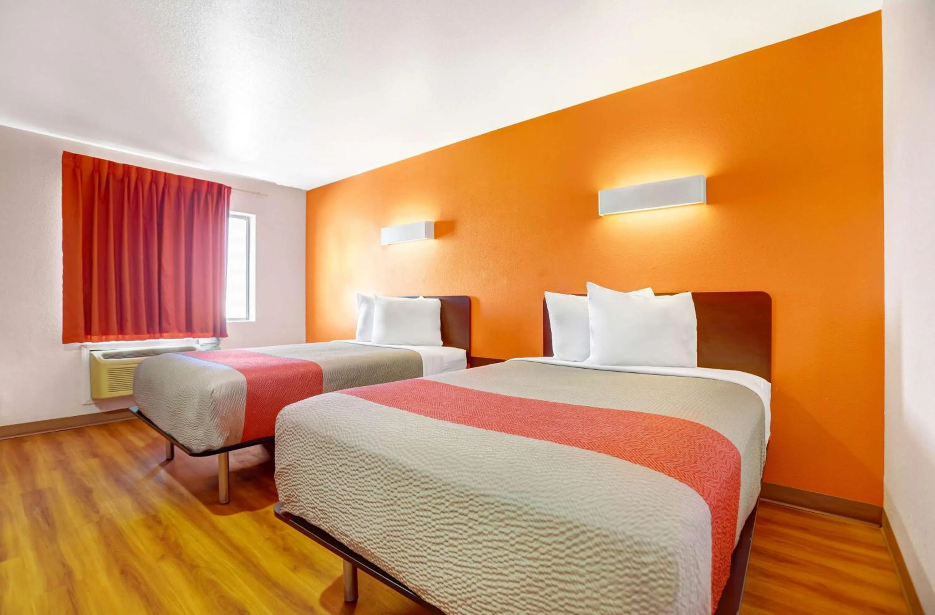 Queen Room with Two Queen Beds - Smoking in Motel 6-Truth Or Consequences, NM