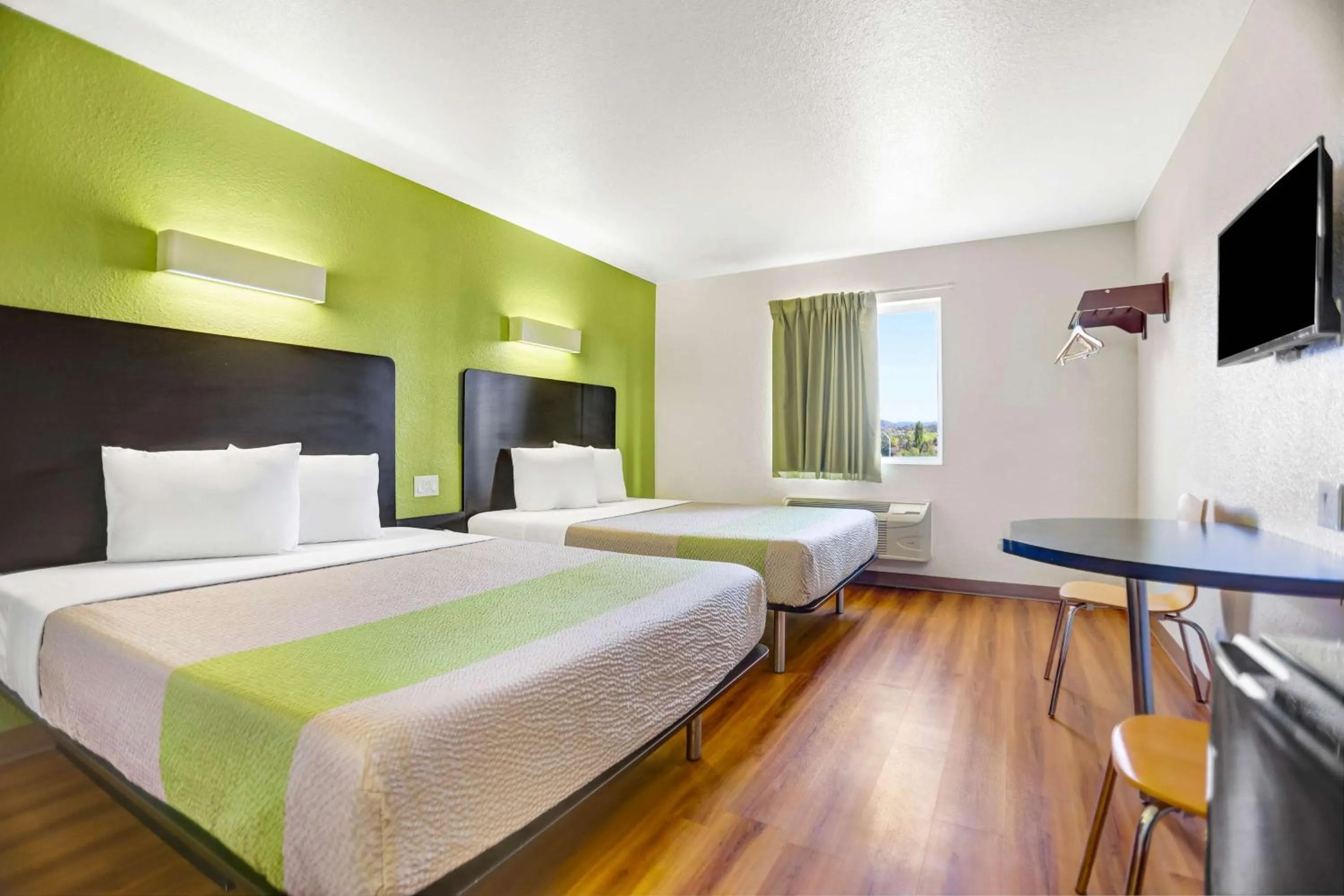 Quadruple Room - Non-Smoking in Motel 6-Silver City, NM