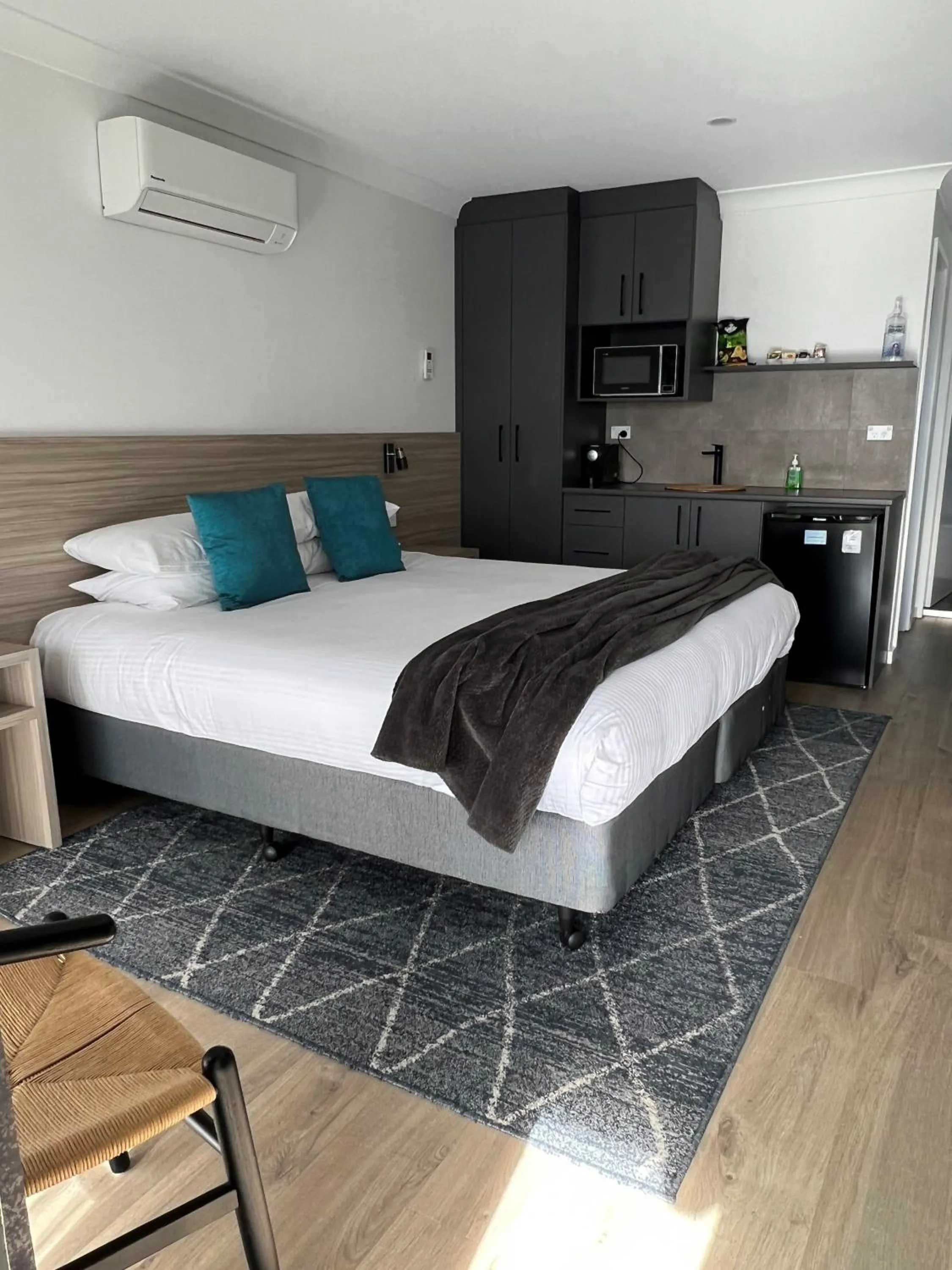 Family Room with Partial Ocean View in Jervis Bay Motel