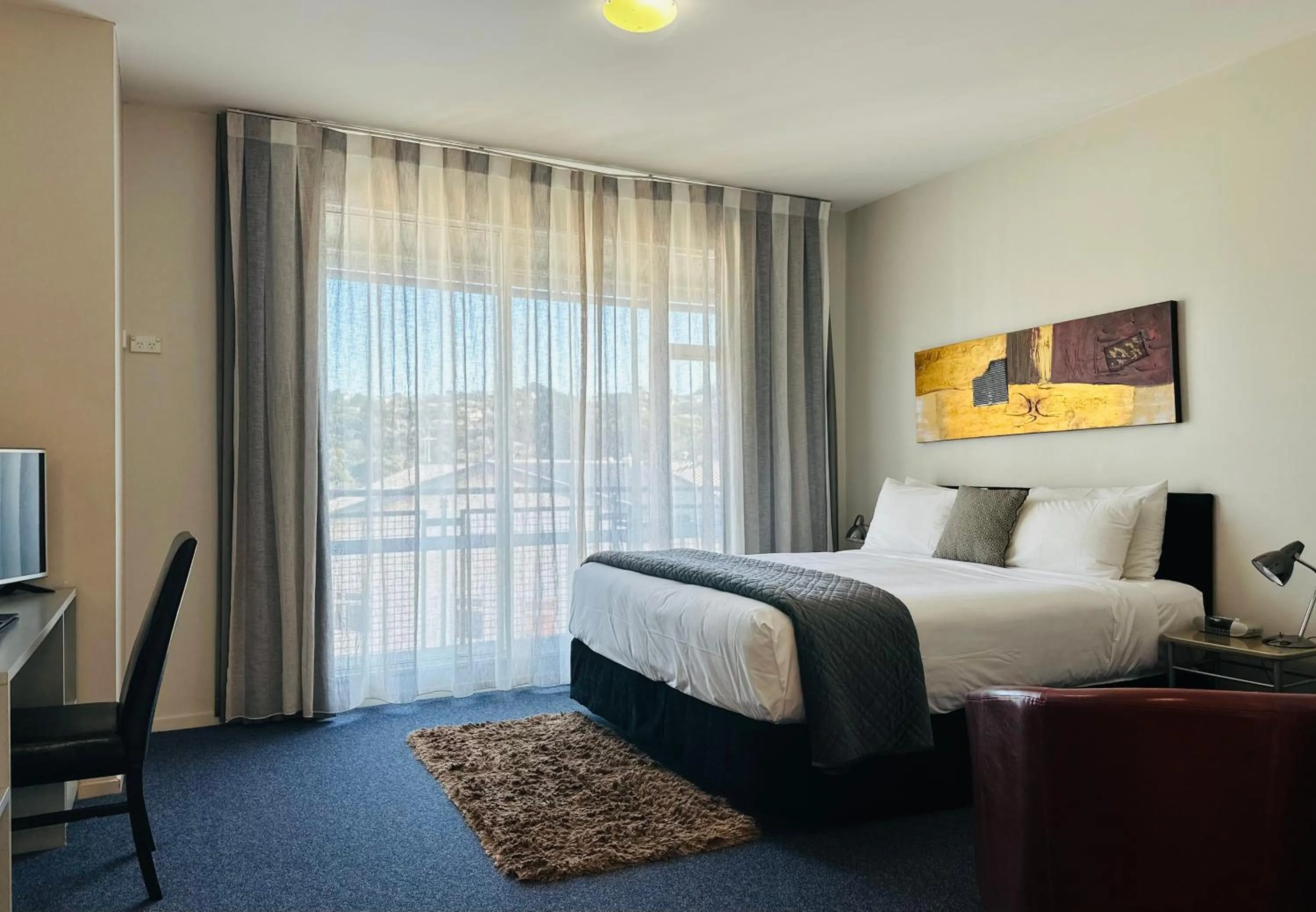 Premier Studio with Balcony in Best Western Wellington