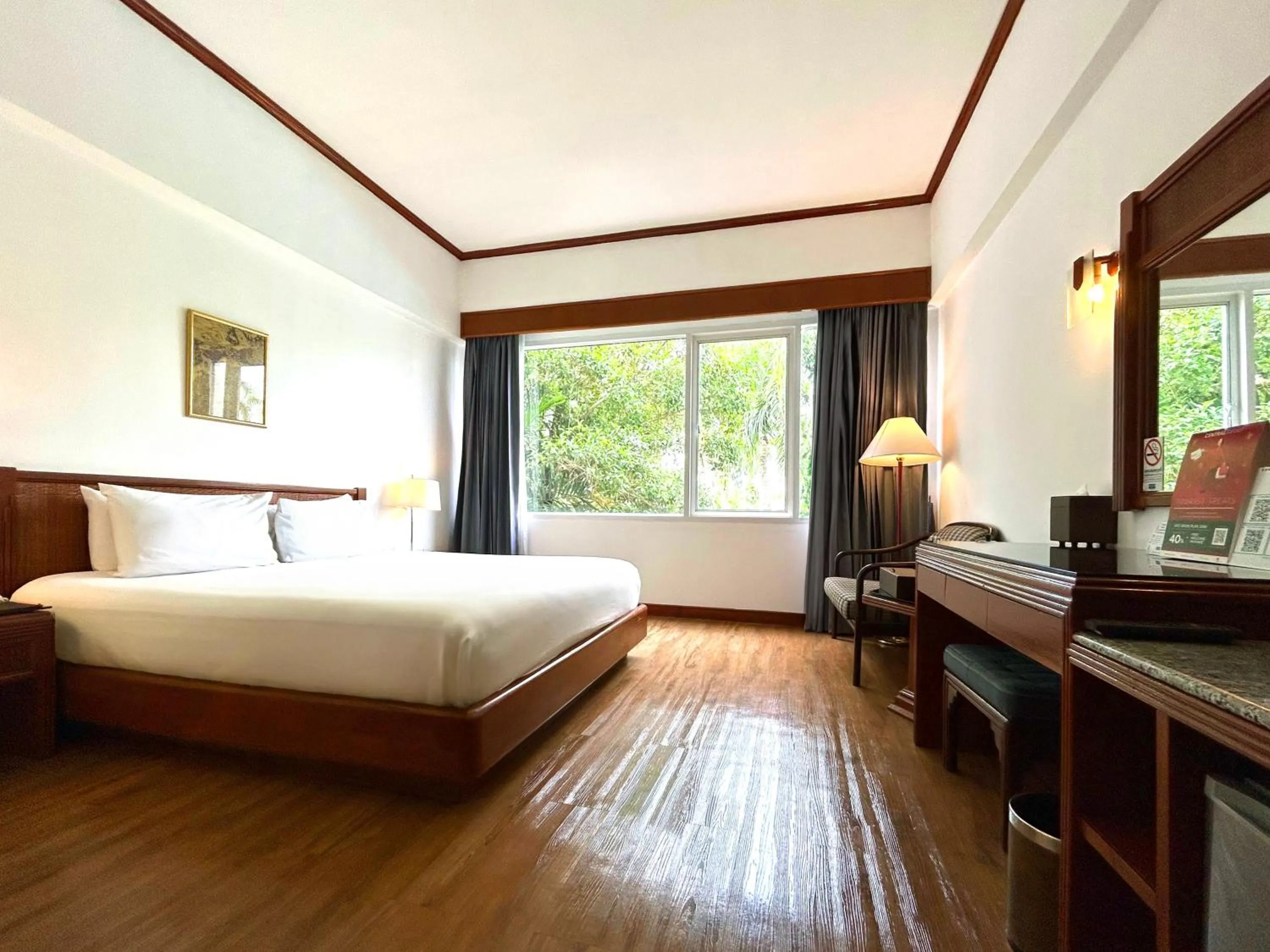 Superior King Room in Centara Life Hotel Mae Sot