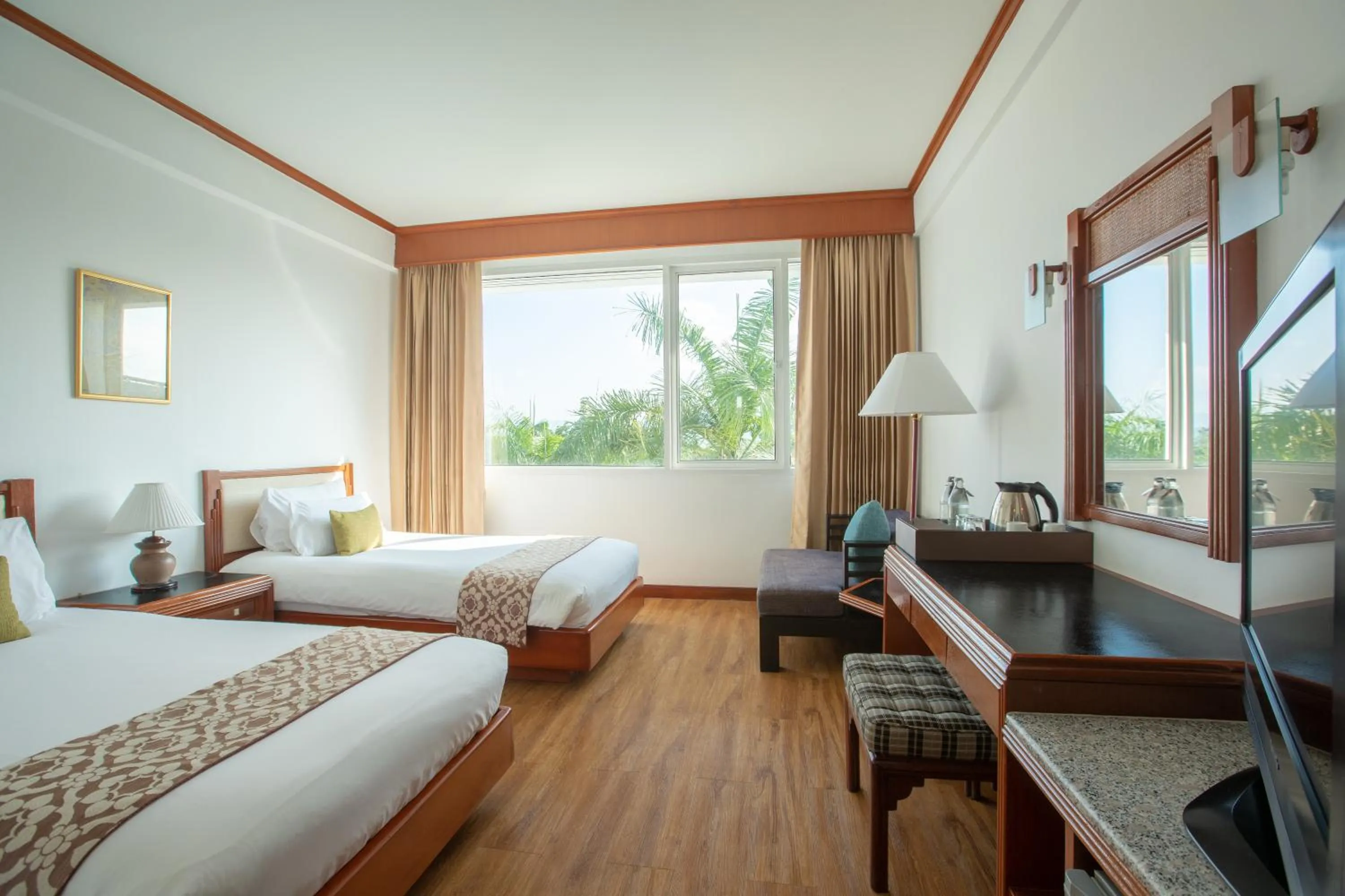 Deluxe King Room in Centara Life Hotel Mae Sot