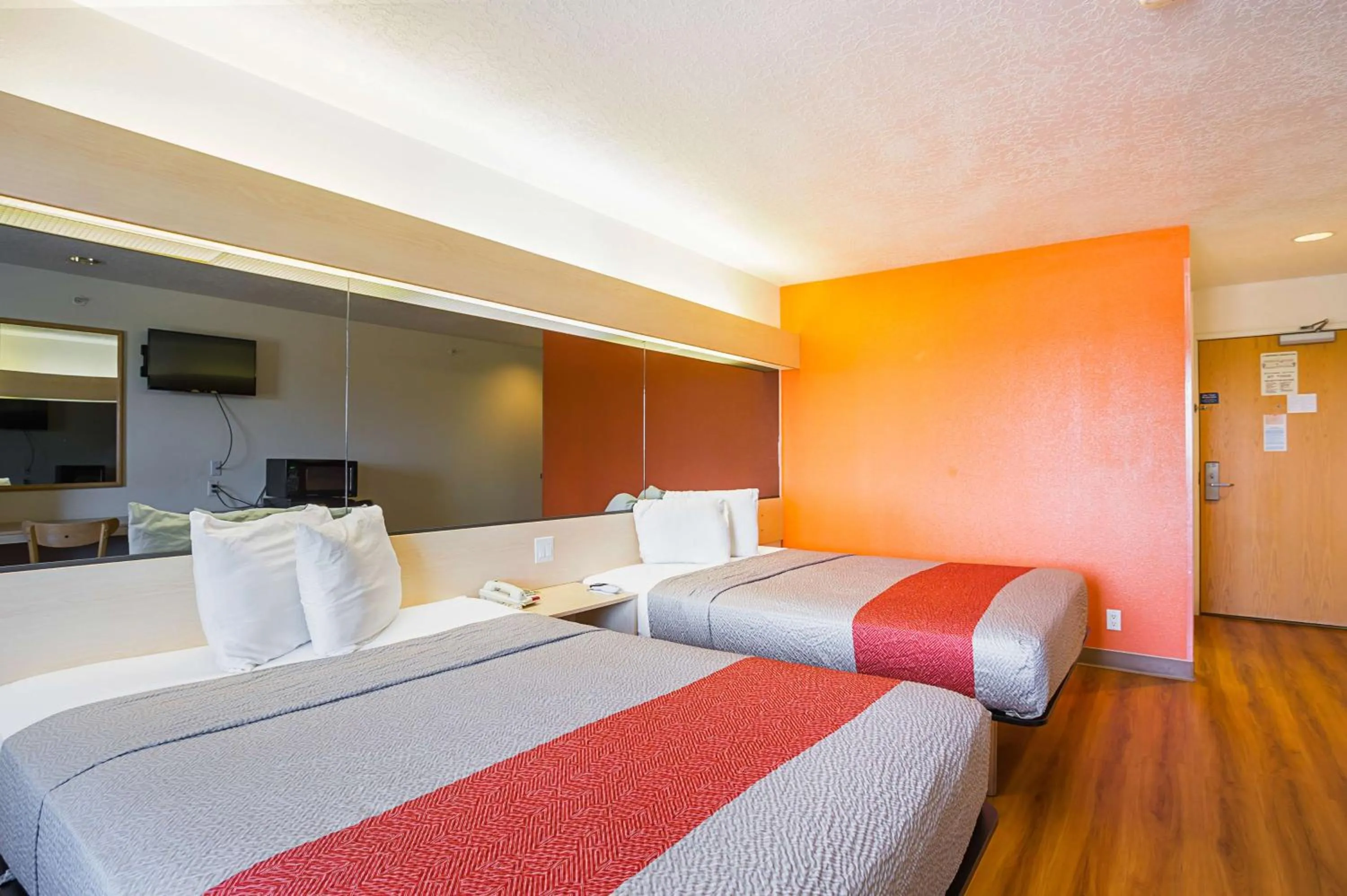 Queen Room with Two Queen Beds - Disability Access in Motel 6-Bernalillo, NM