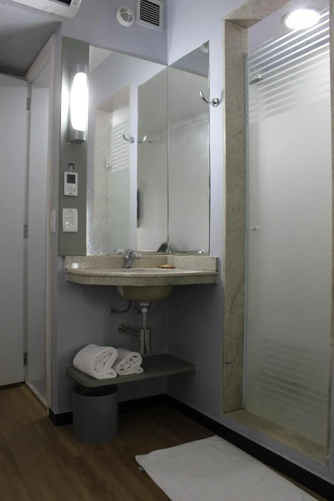 Standard Room With Three Single Beds - single occupancy in ibis budget Sao Jose do Rio Preto