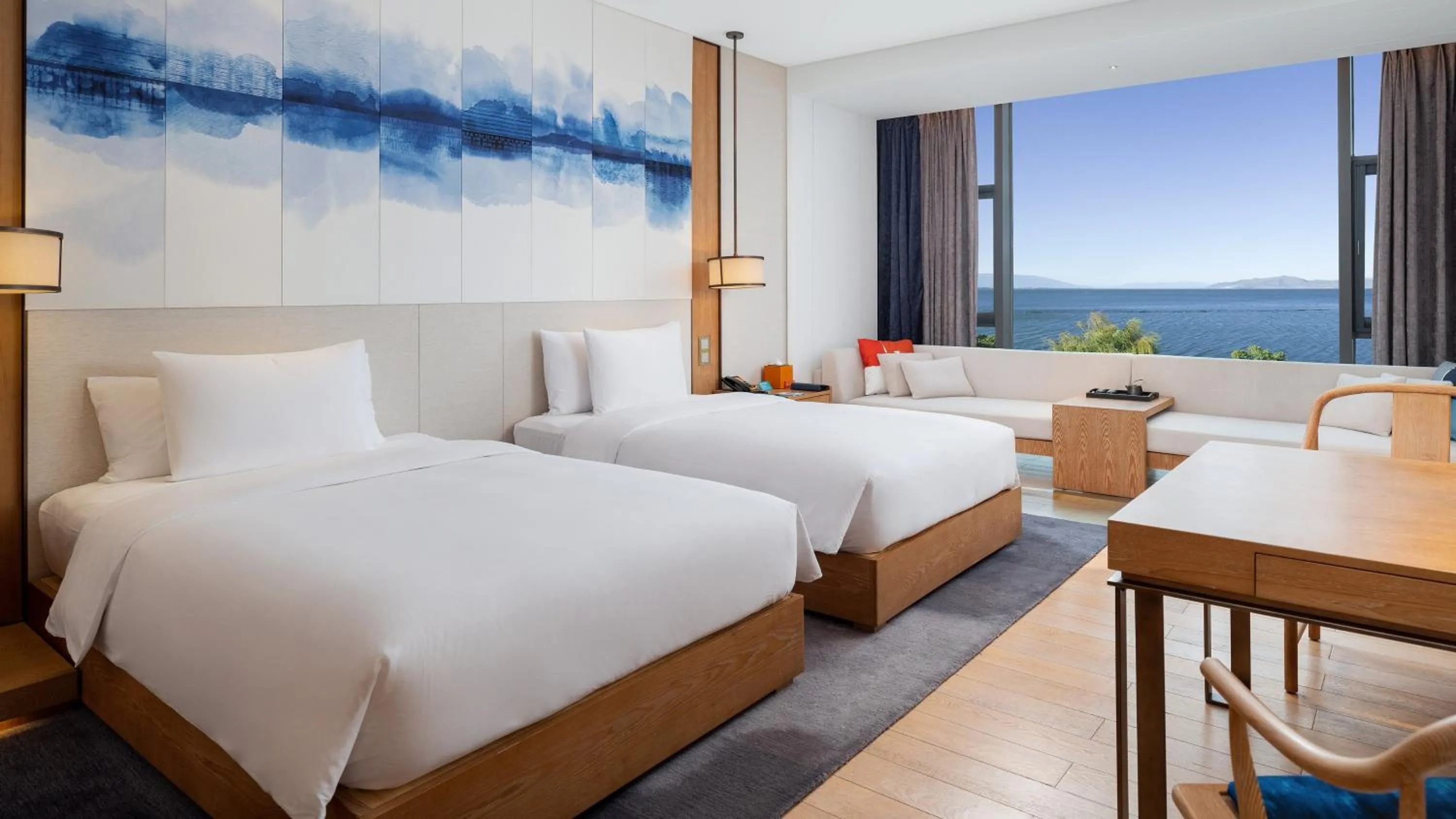 Deluxe Twin Room with Lake View in Hotel Indigo Dali Erhai by IHG