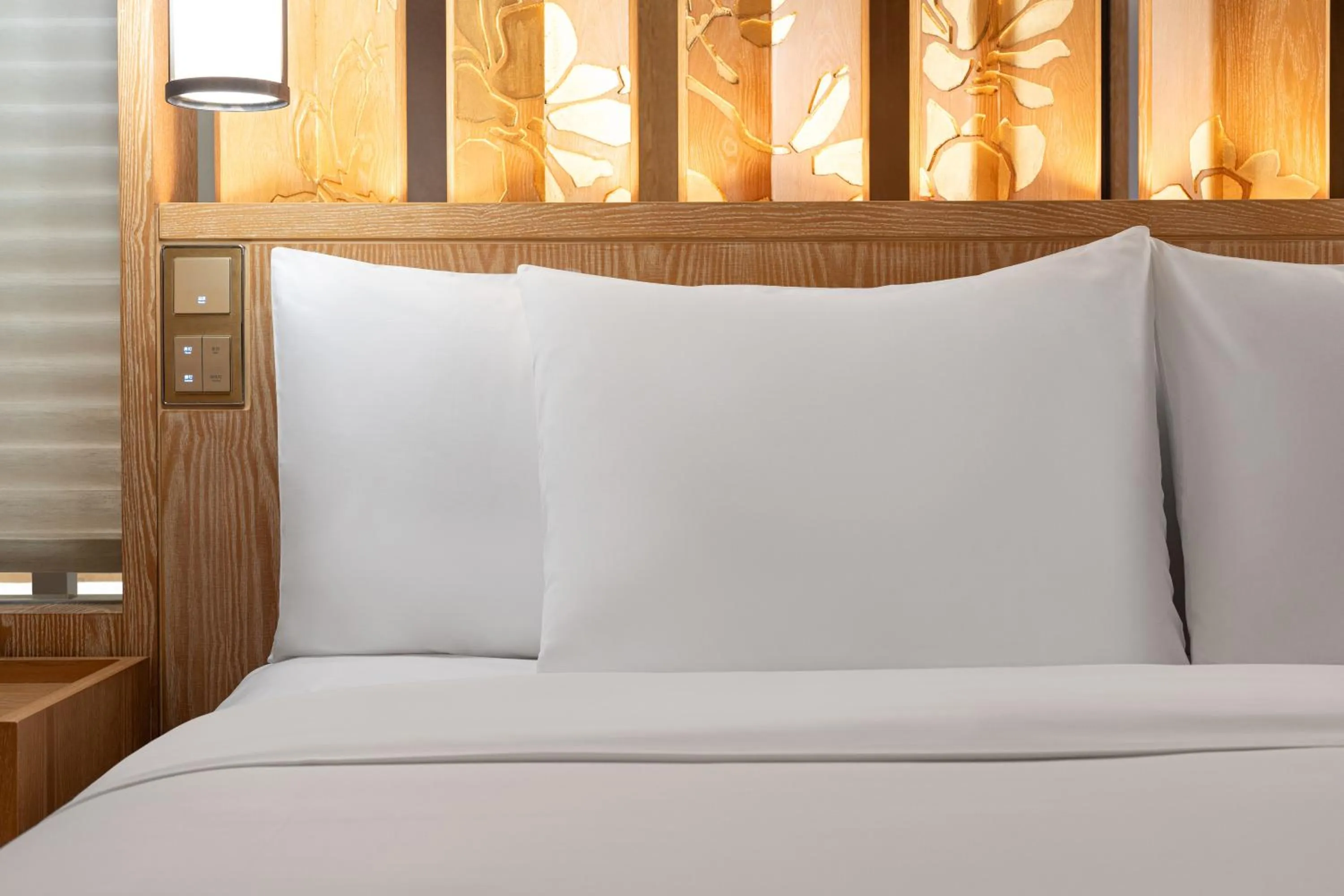 Upgraded Standard Room in Hotel Indigo Dali Erhai by IHG