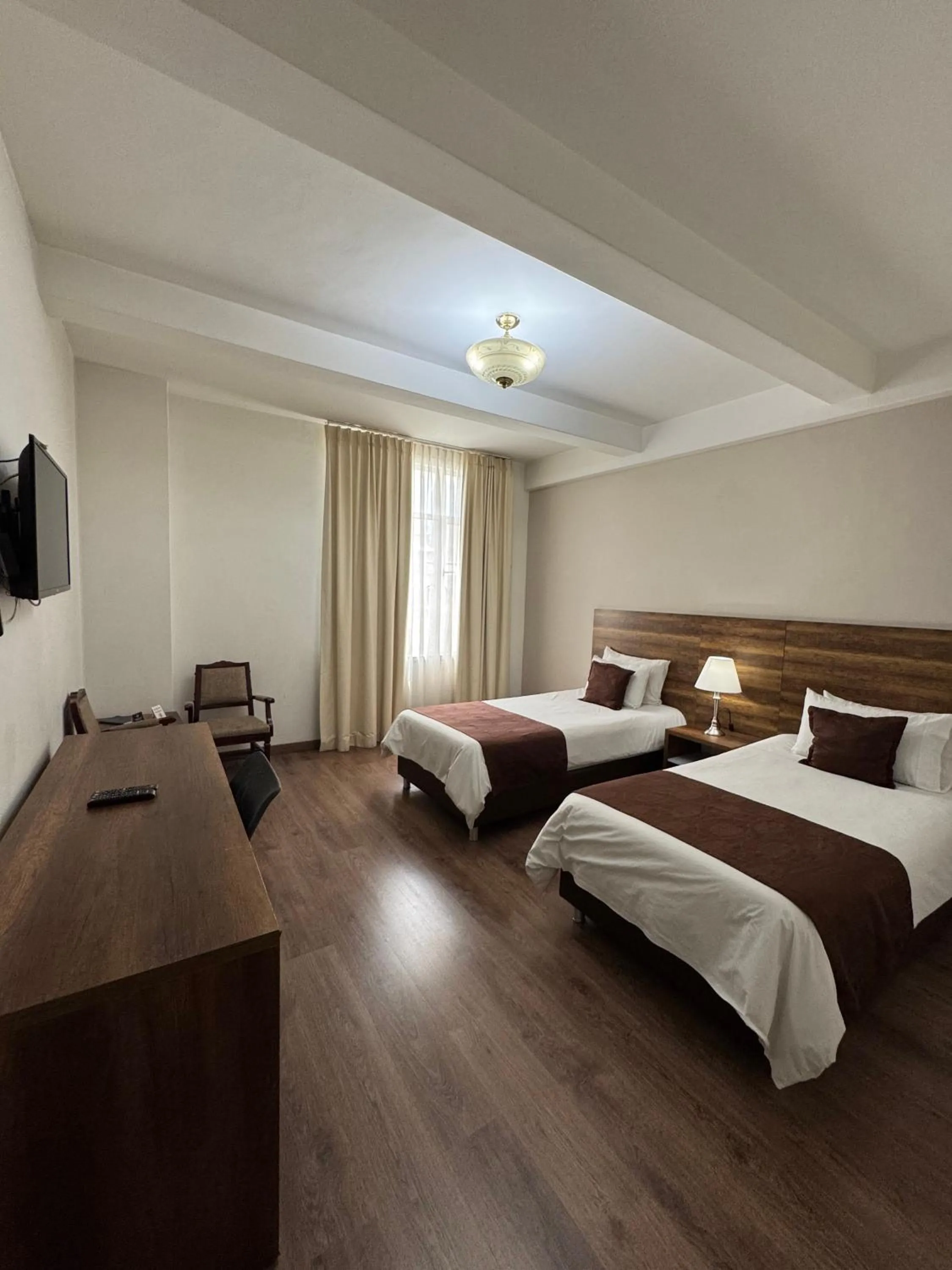 Standard Twin Room in Hotel Nutibara