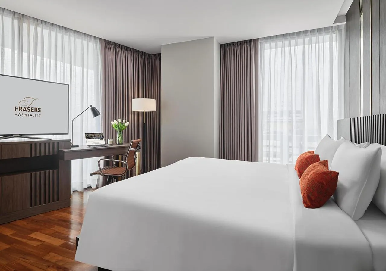 Three-Bedroom Penthouse with Balcony in Fraser Suites Sukhumvit Bangkok