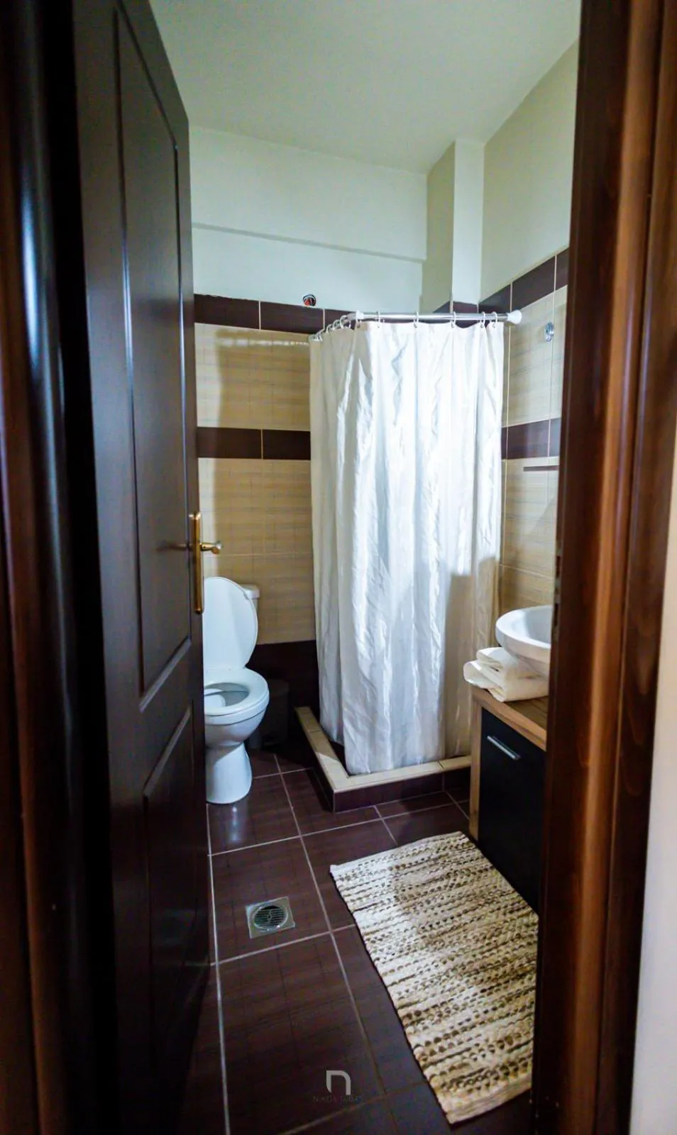 Shower in Enastron