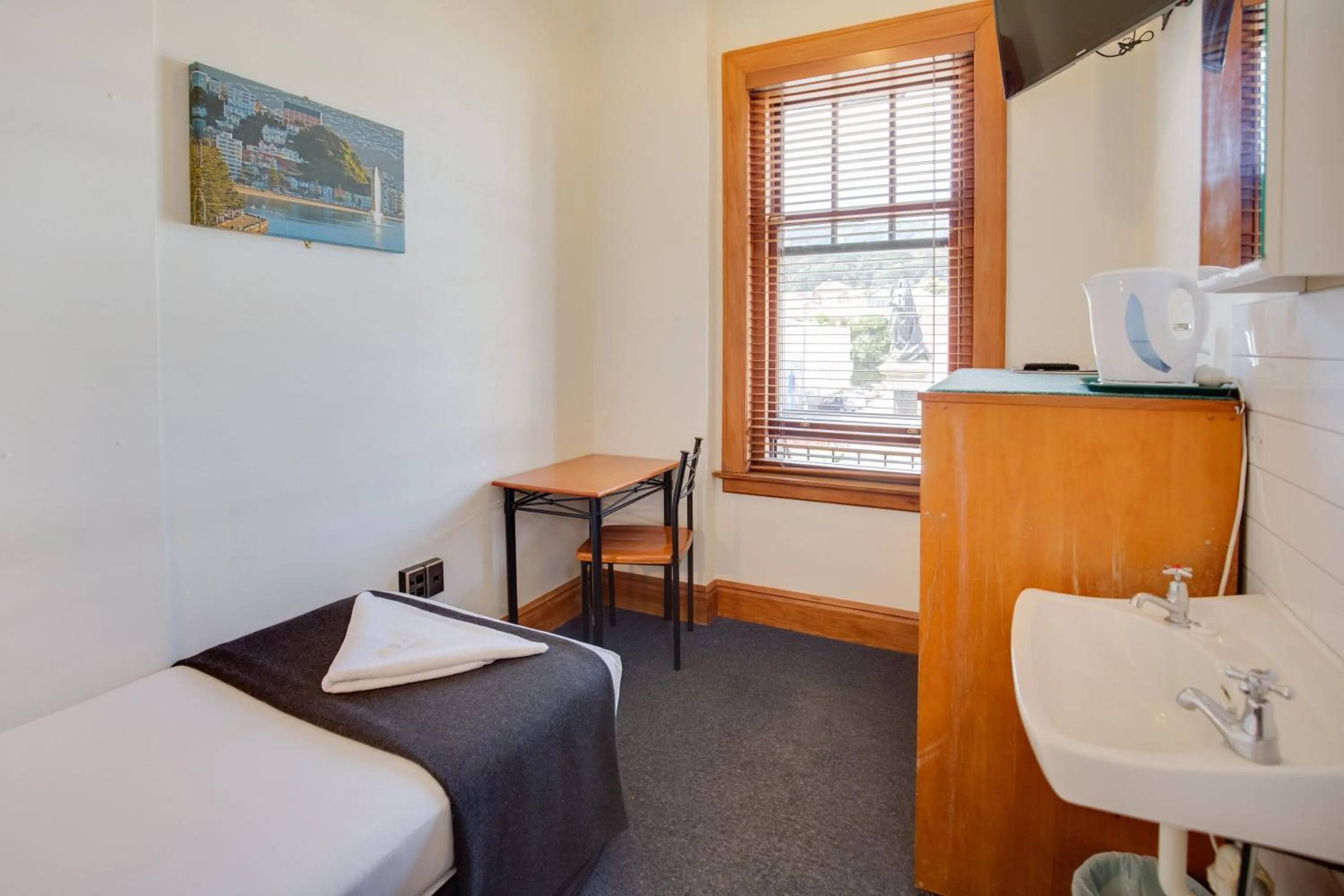 Standard Single Room in The Cambridge Hotel & Backpackers