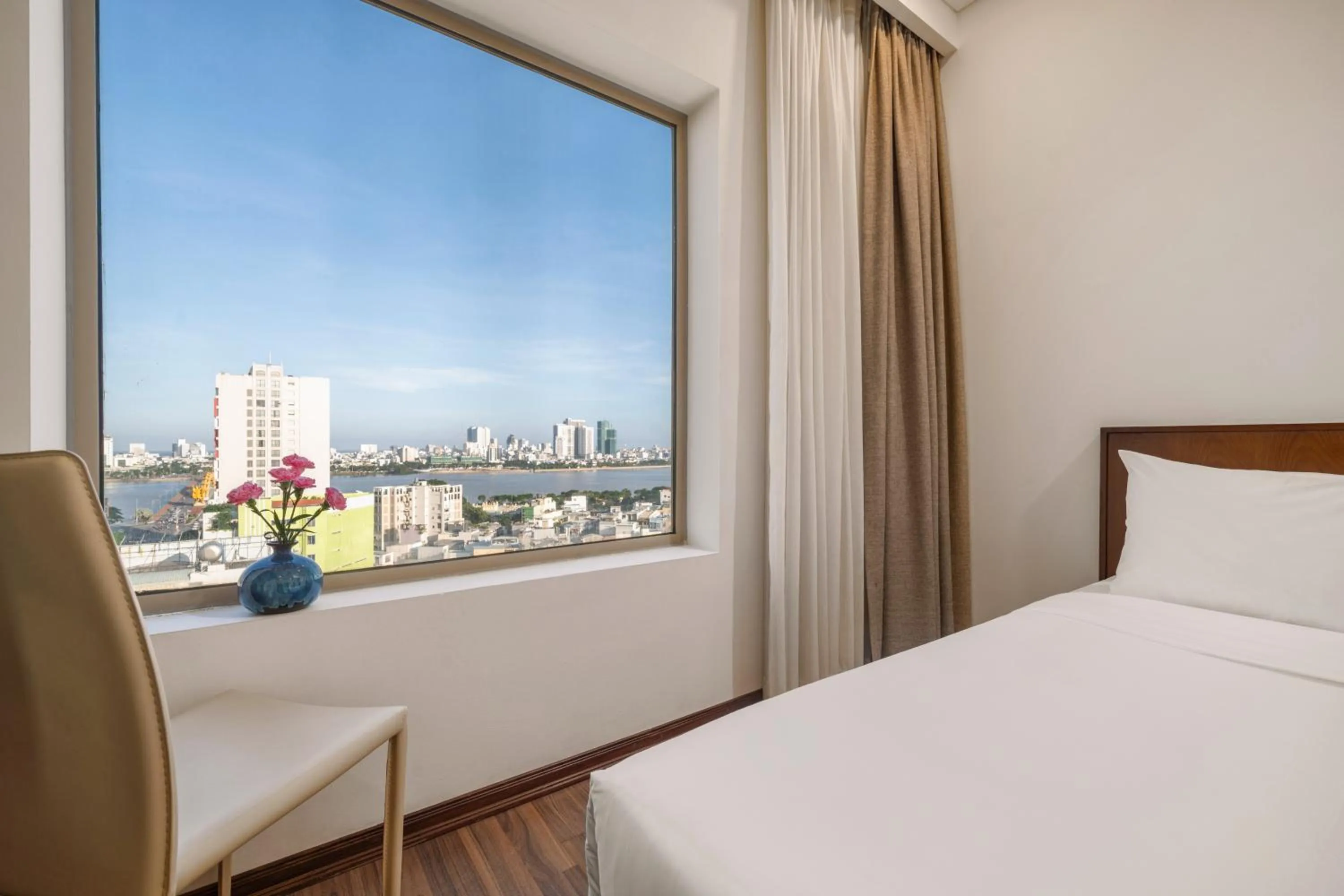 Deluxe Twin Room with River View in Mitisa Hotel Da Nang - Near Dragon Bridge