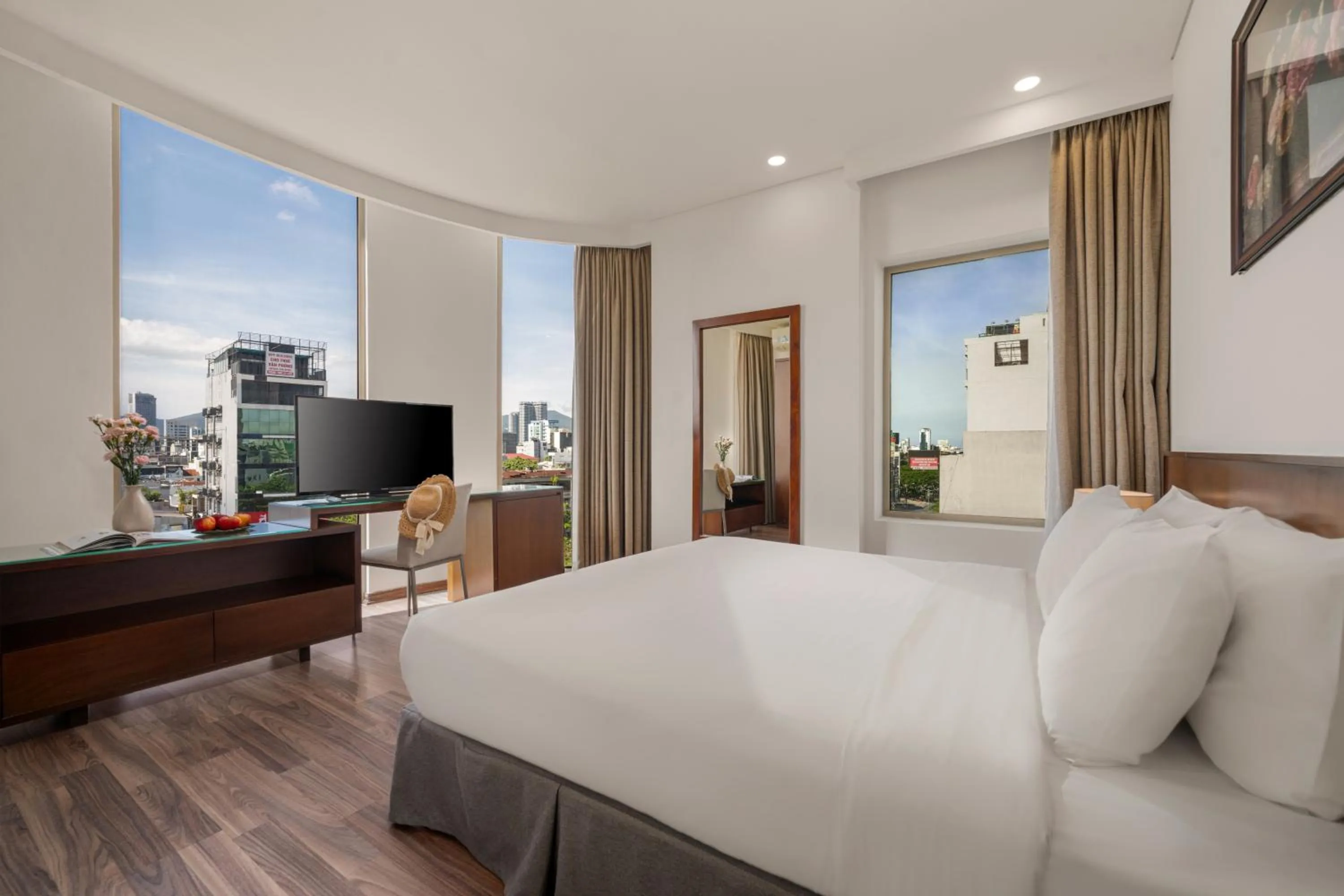 Executive Double Room Panoramic View in Mitisa Hotel Da Nang - Near Dragon Bridge
