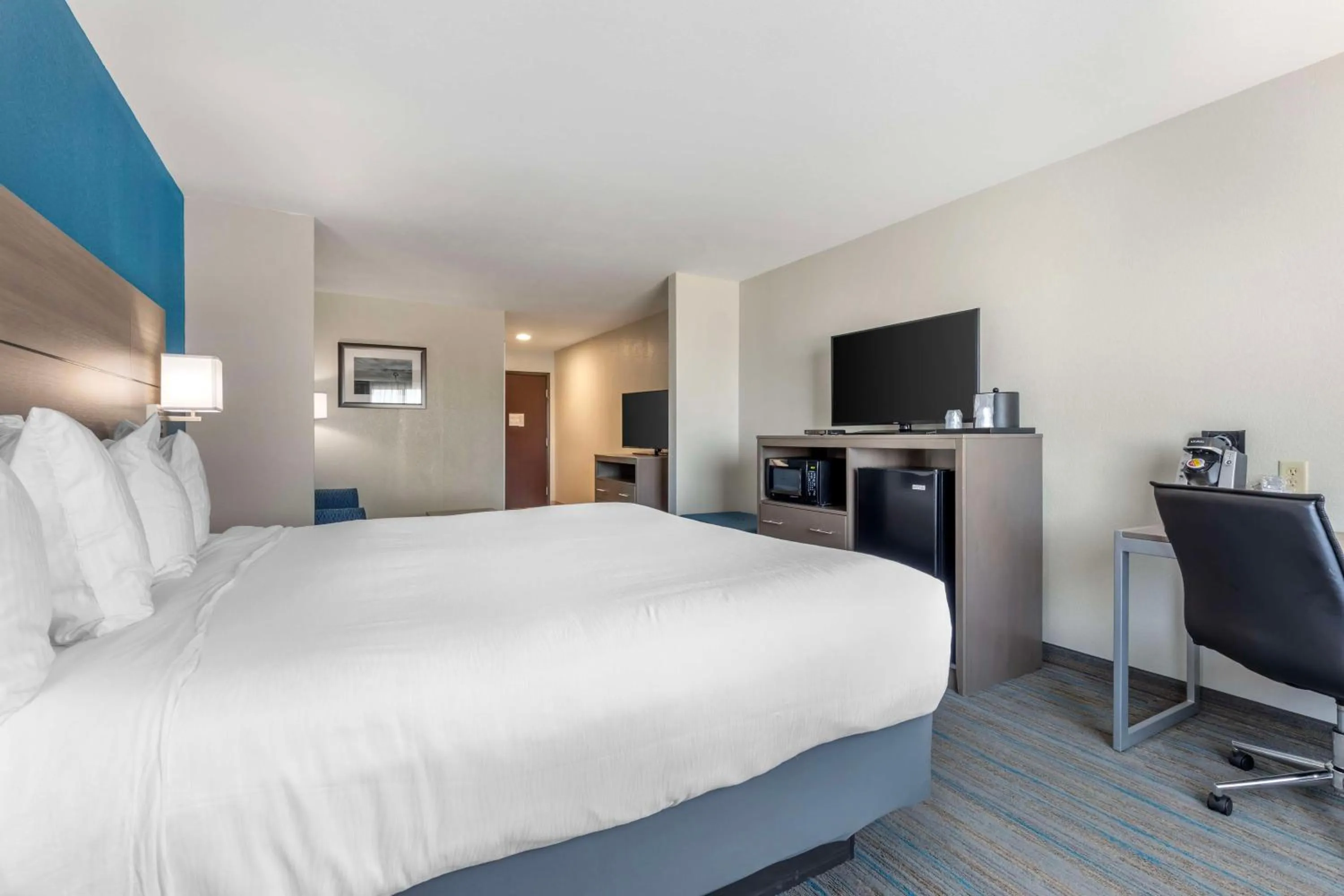 King Suite with Sofa Bed in Best Western Plus Stephenville Inn