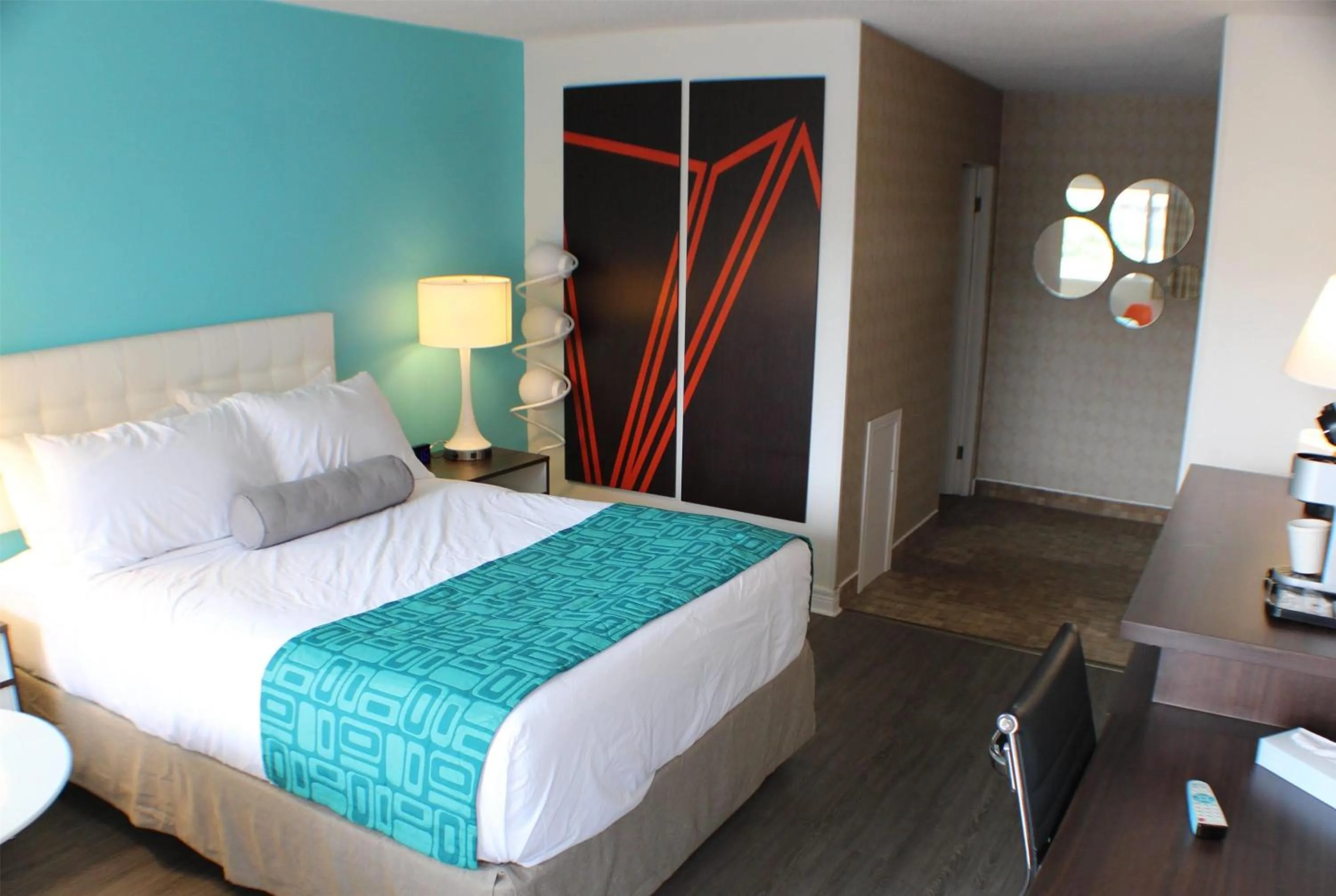 Queen Room - Non-Smoking in Howard Johnson Inn by Wyndham Kingston