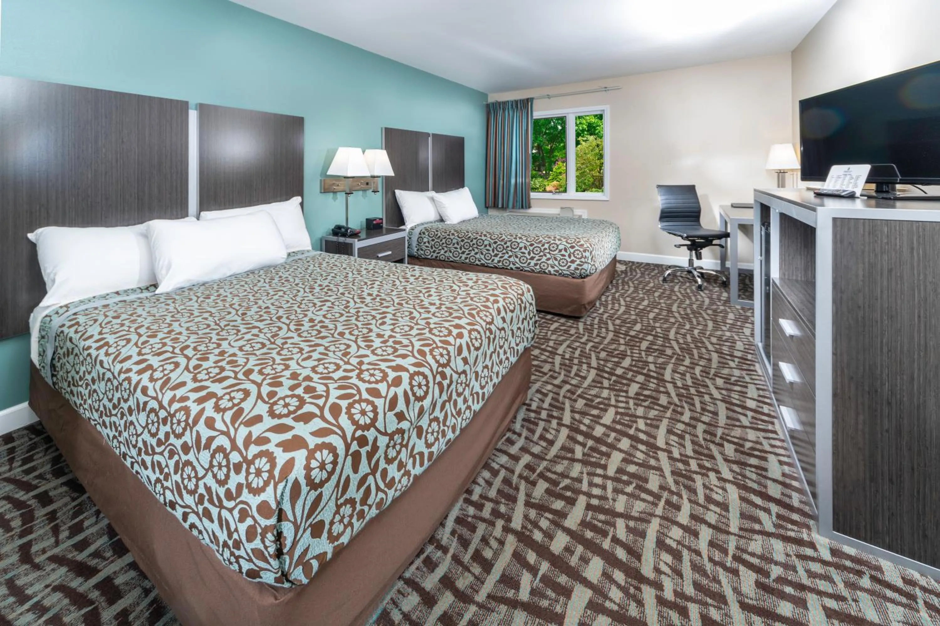 Standard Room with Two Queen Beds in BridgePointe Inn & Suites by BPhotels, Council Bluffs, Omaha Area