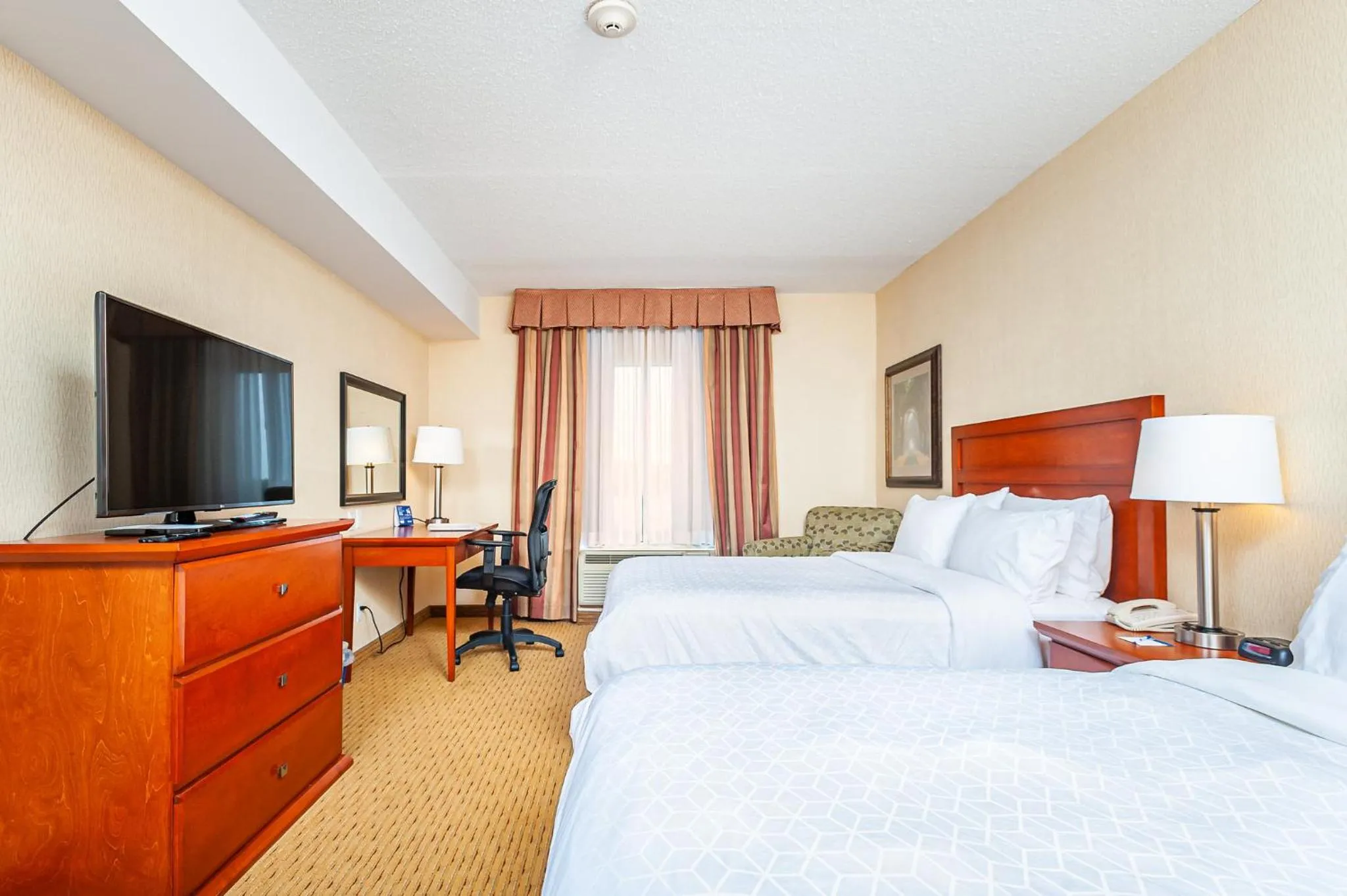 Standard Room with Two Queen Beds in Holiday Inn Express Hotel & Suites Clarington - Bowmanville by IHG
