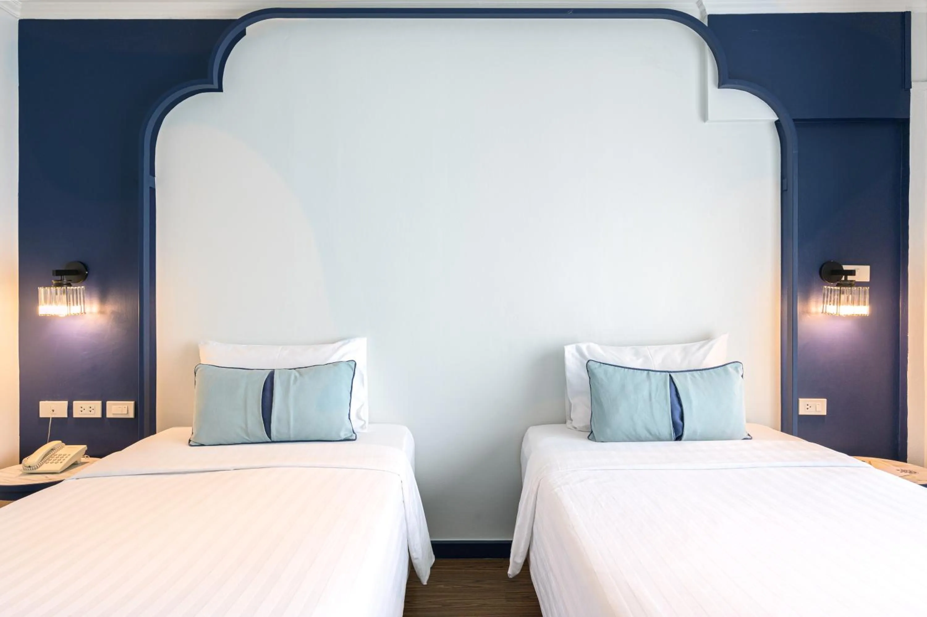 Deluxe Twin Room + Free Coworking Space in Bhukitta Boutique Hotel Phuket Town