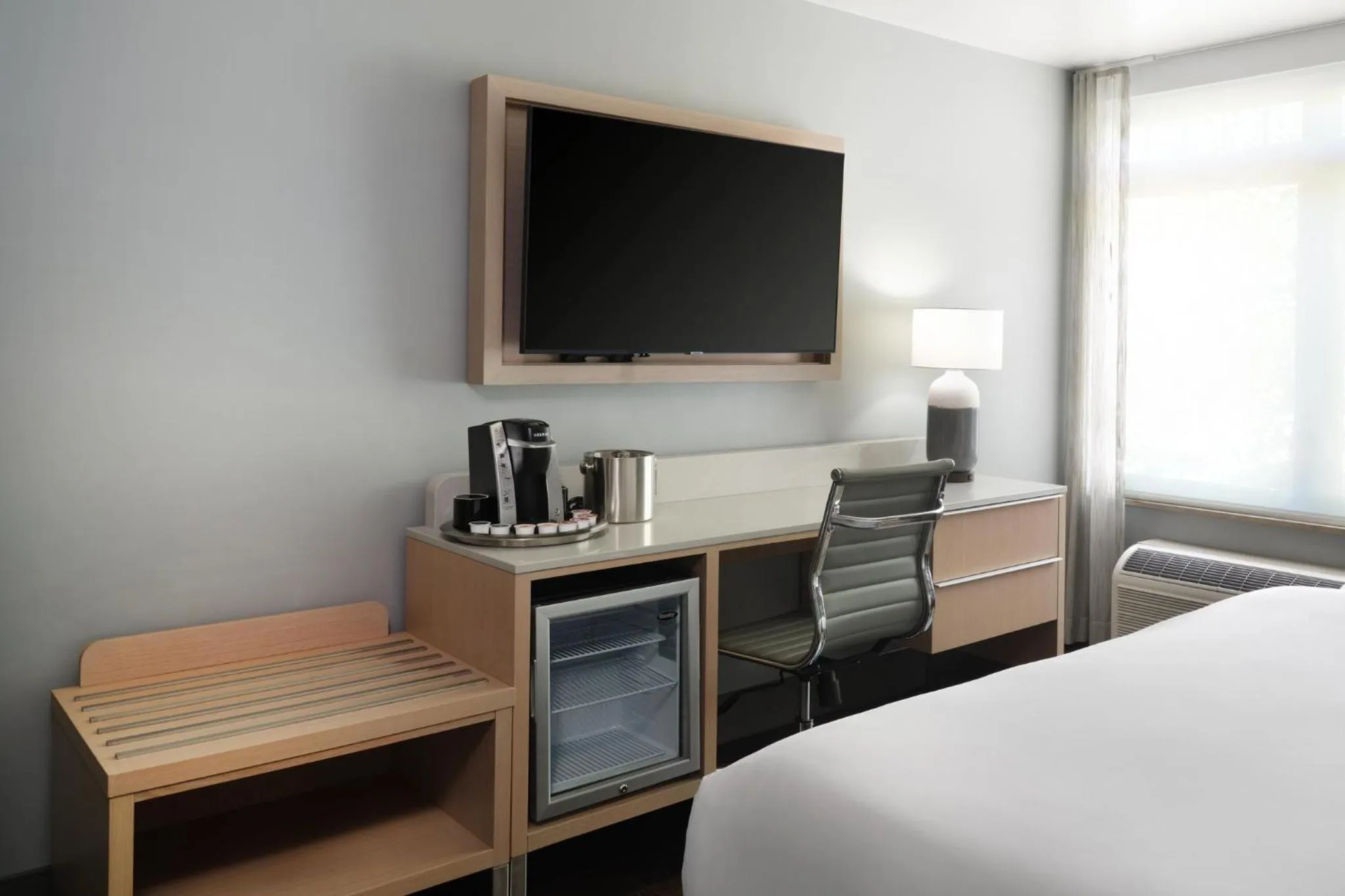 Standard King Room in Hotel Indigo East End by IHG