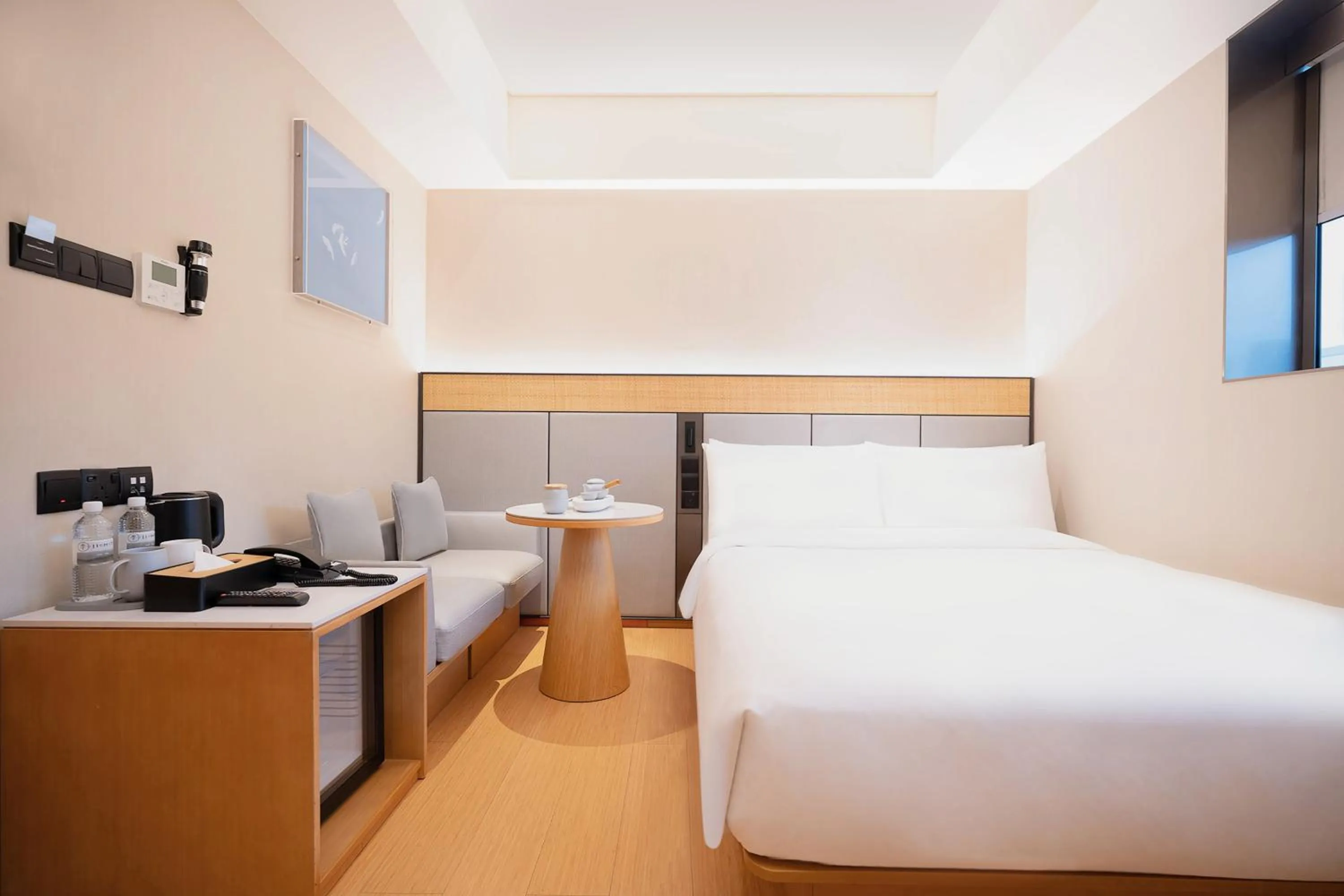 Standard Double Room in Ji Hotel Orchard Singapore