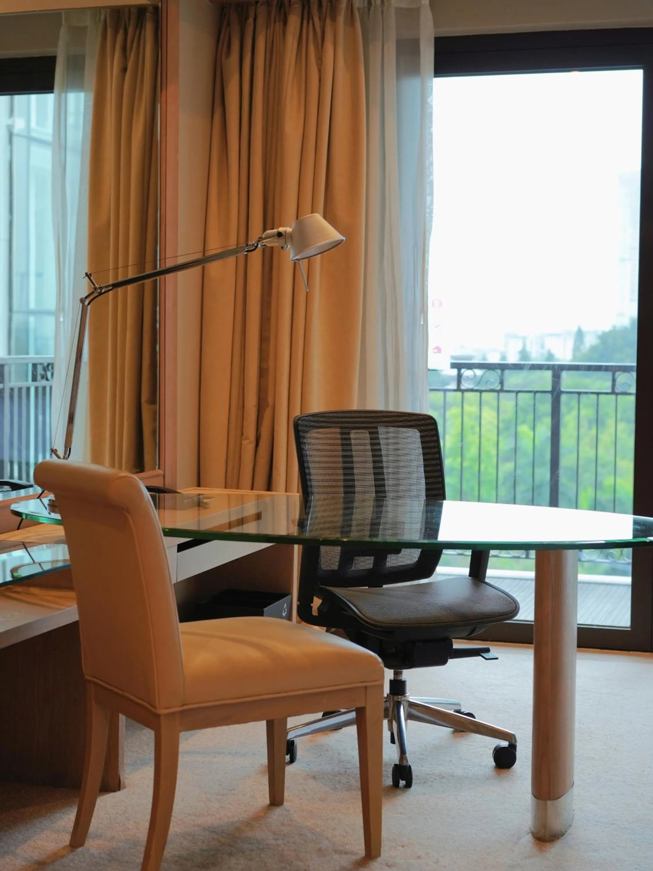 Classic Twin Room in InterContinental Shenzhen by IHG