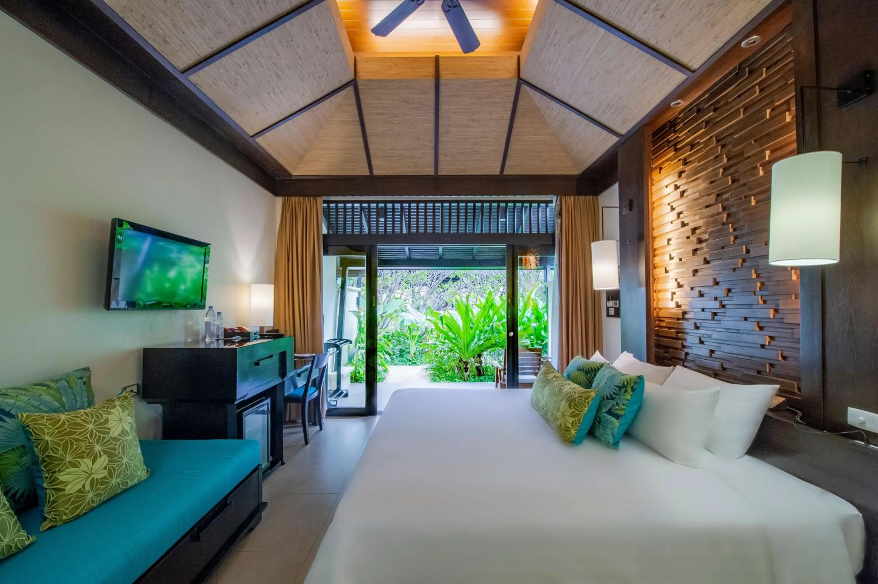 Superior Garden in Impiana Beachfront Resort Patong, Phuket