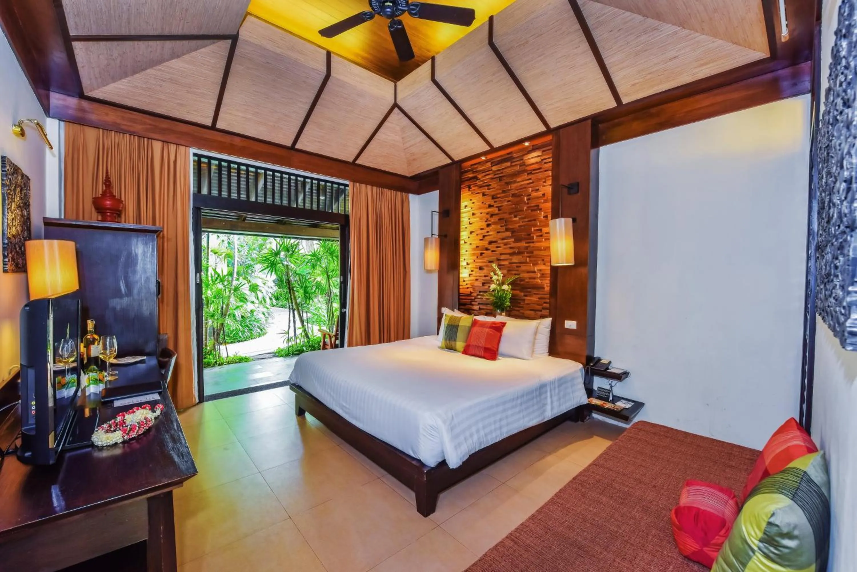 Deluxe Garden in Impiana Beachfront Resort Patong, Phuket