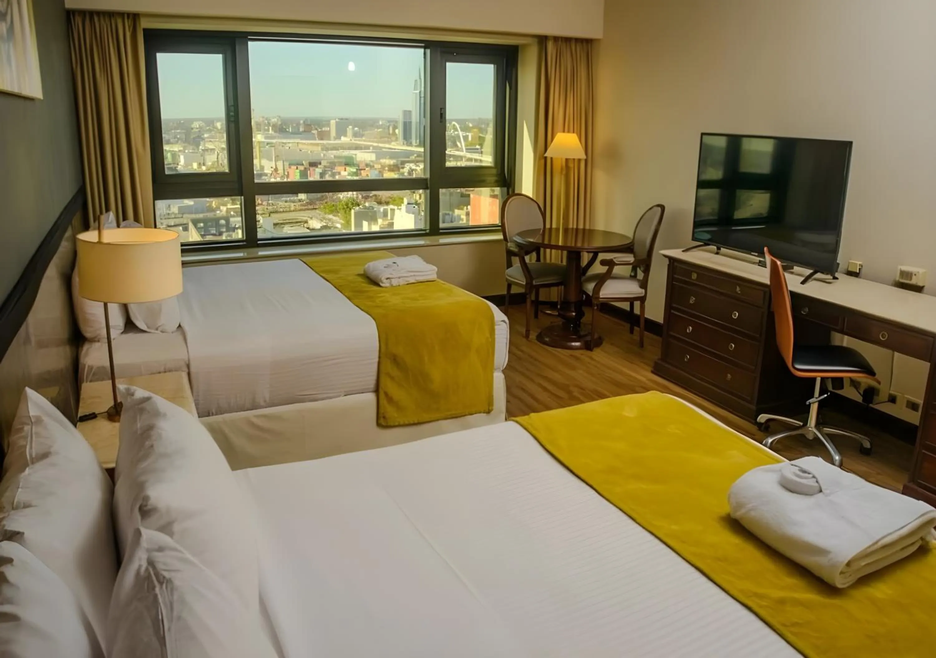 Premium Twin Room with Two Twin Beds in Radisson Montevideo Victoria Plaza Hotel