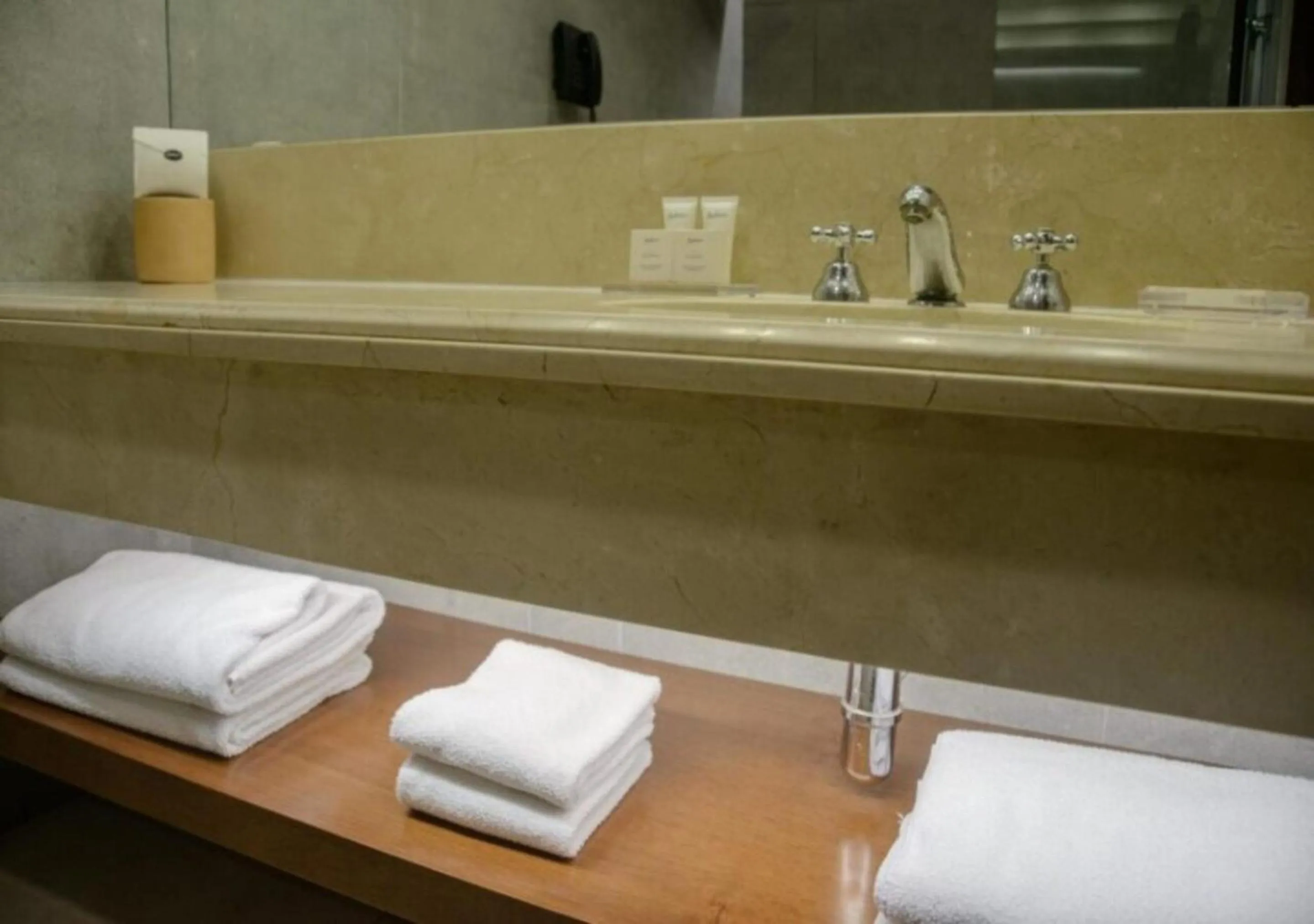 King Room in Radisson Montevideo Victoria Plaza Hotel