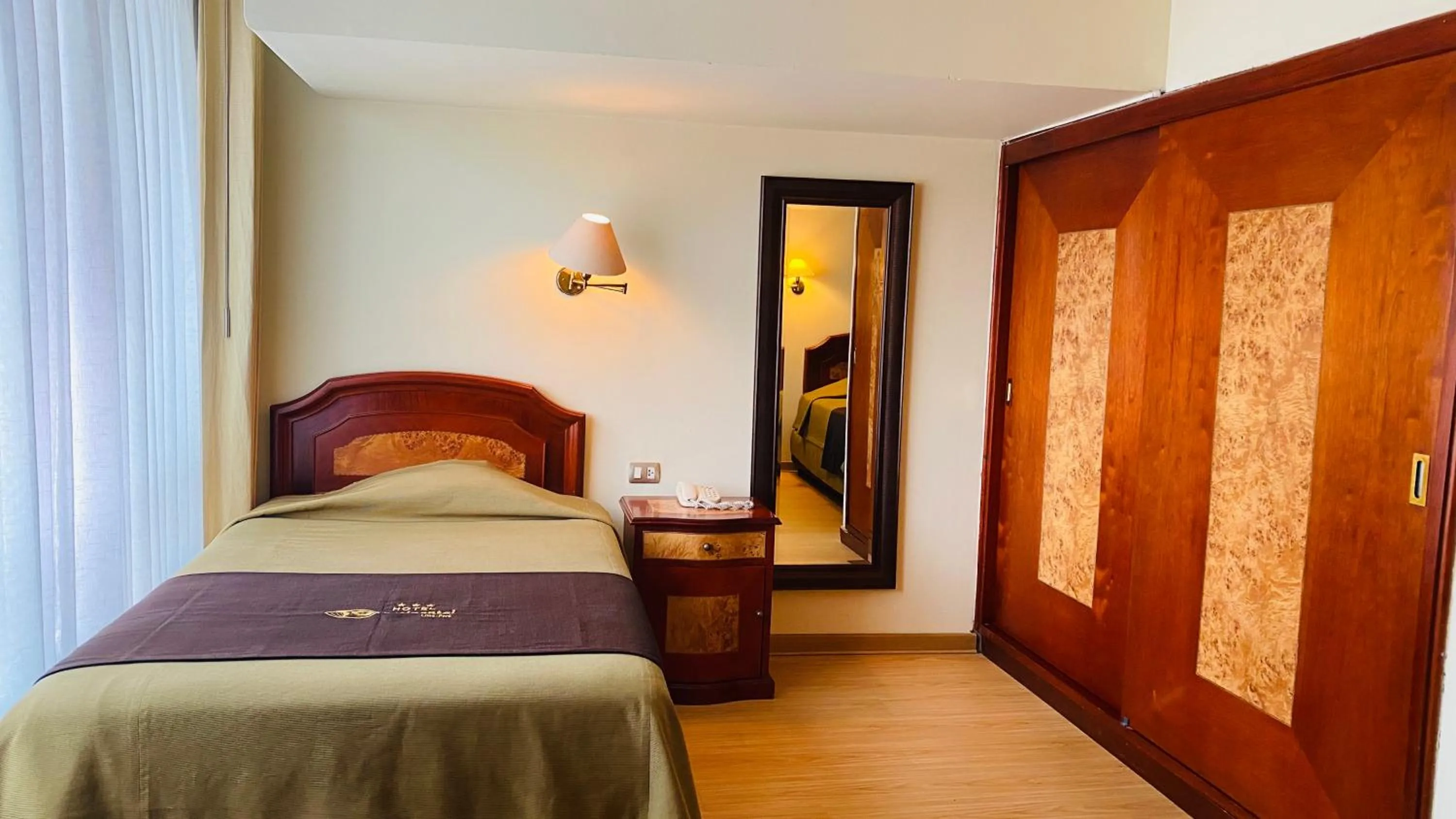 Standard Triple Room in Hotel Continental Lima