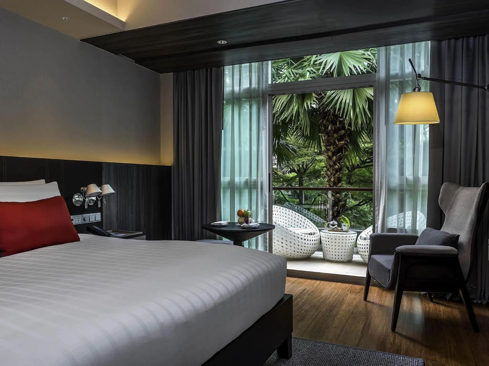 Premium Deluxe with Balcony in Pullman Bangkok King Power