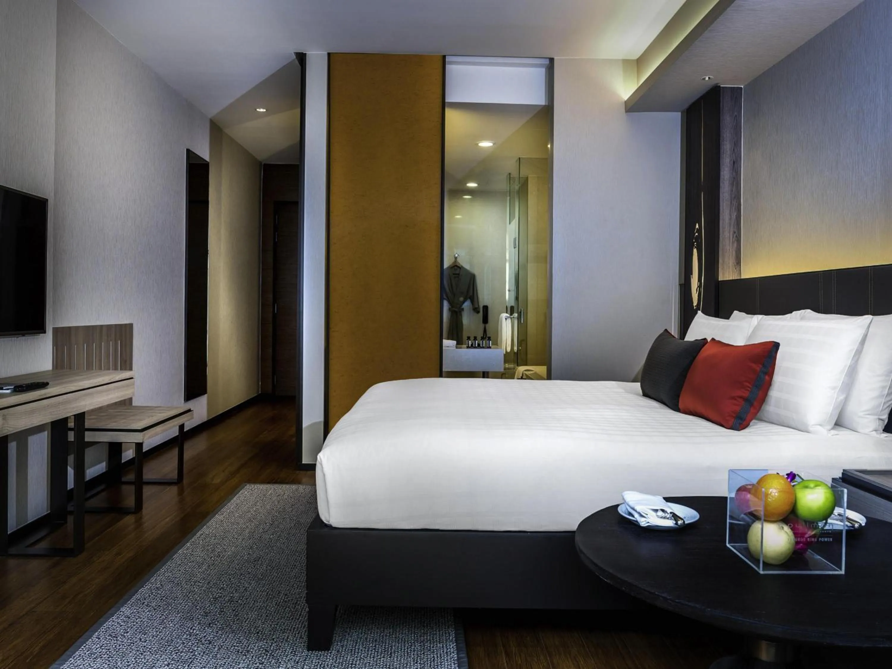 Deluxe Double Room in Pullman Bangkok King Power
