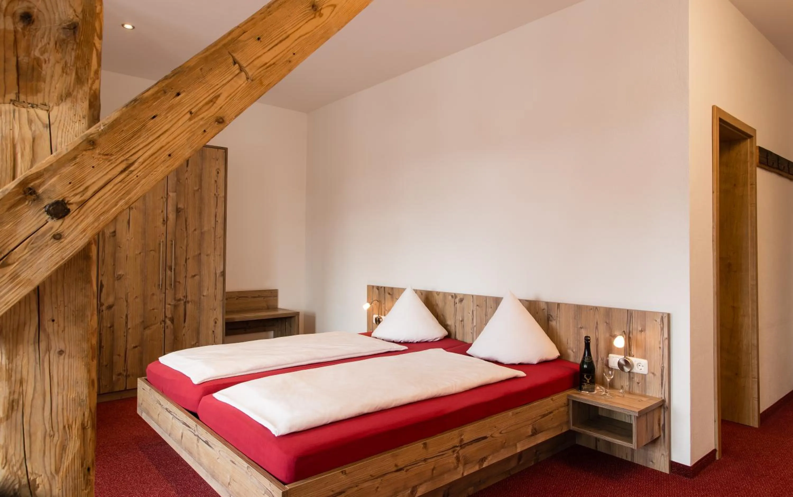 Triple Room with Shower in Gasthof zum Hirsch