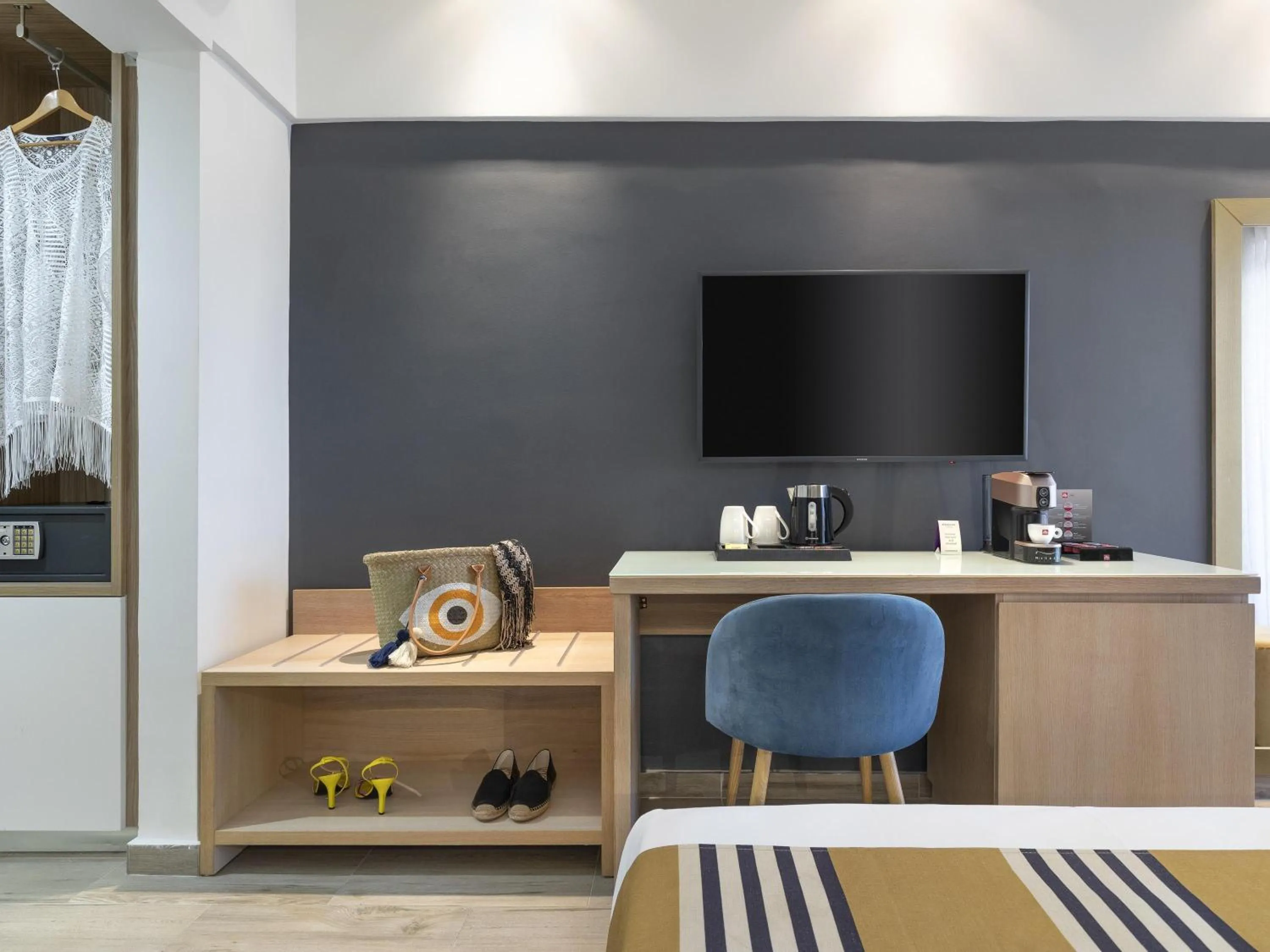 Privilege Room with Kingsize bed and Balcony with Sea View  in Mercure Rhodes Alexia Hotel & Spa