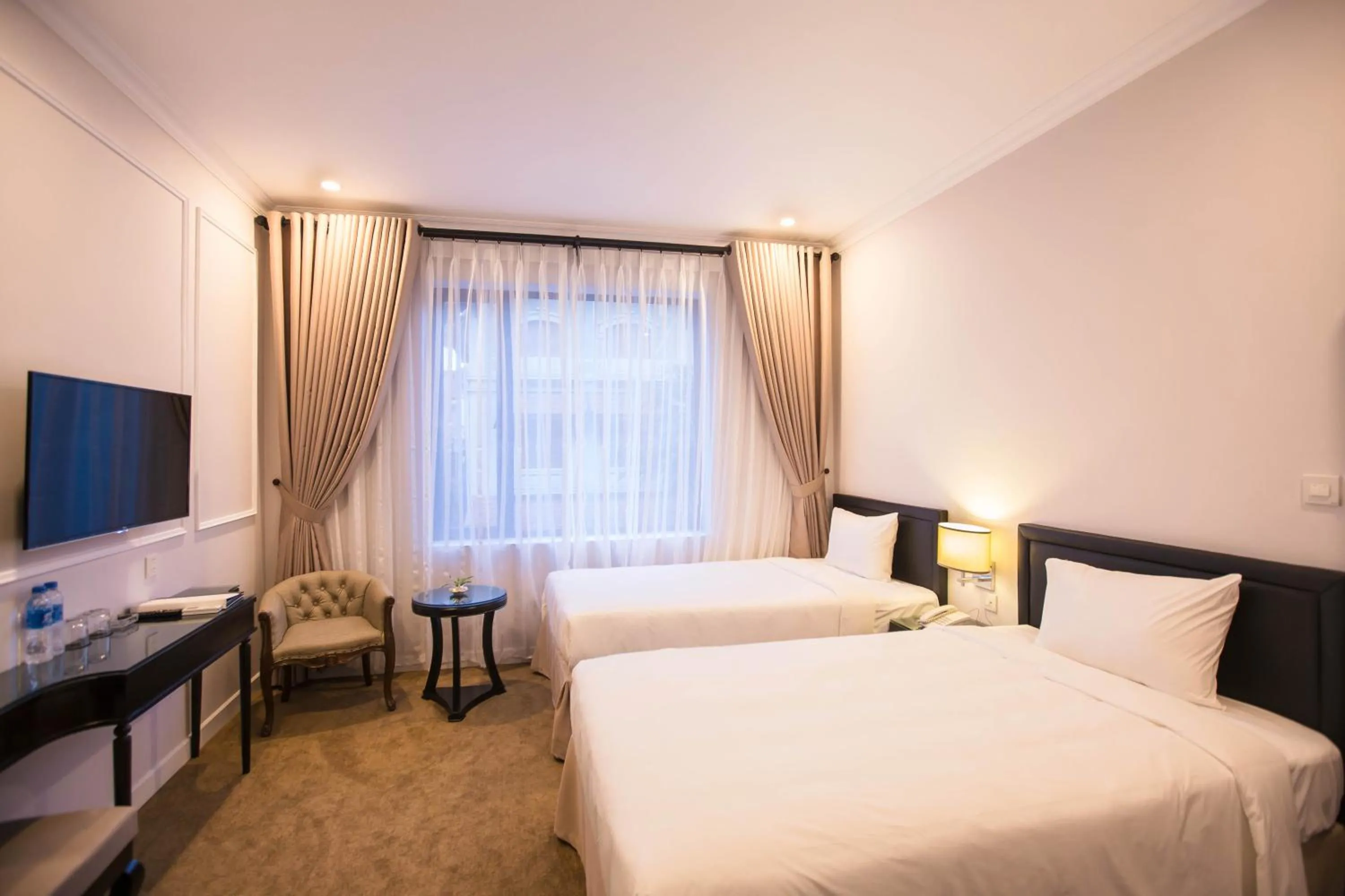 Large Twin Room in Dinh Elegant Hanoi Hotel
