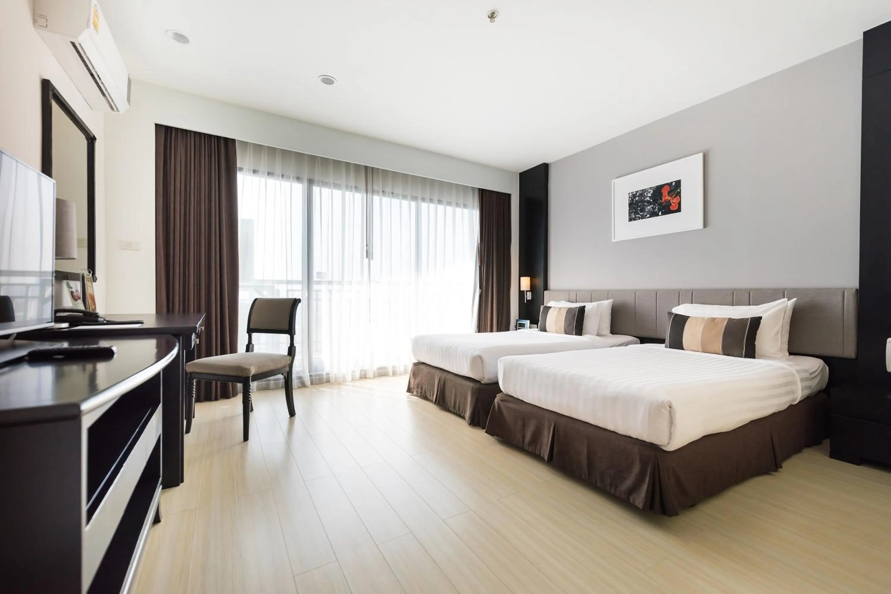Deluxe One-Bedroom Apartment in Somerset Park Suanplu Bangkok