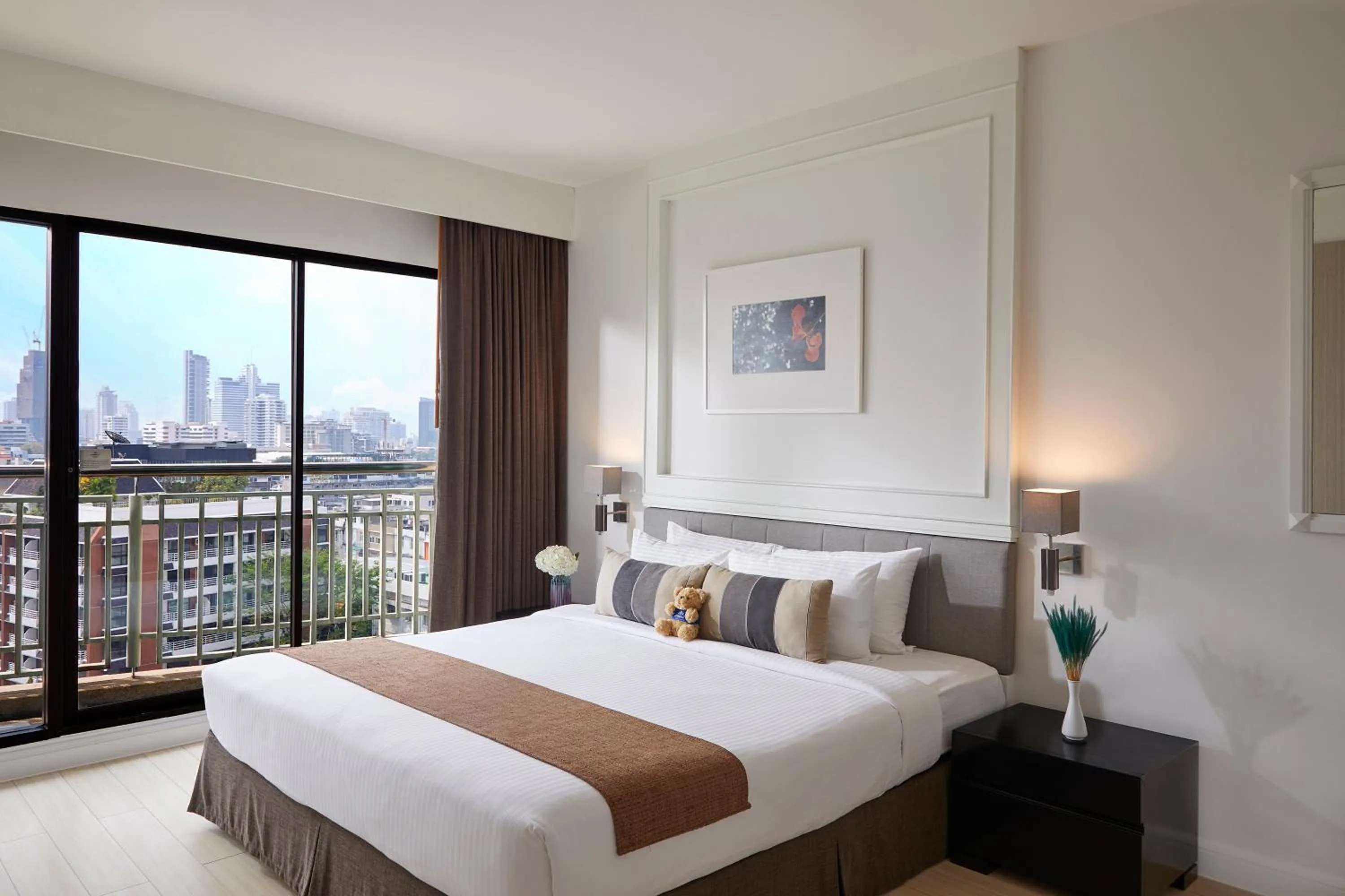 One-Bedroom Premier Apartment in Somerset Park Suanplu Bangkok