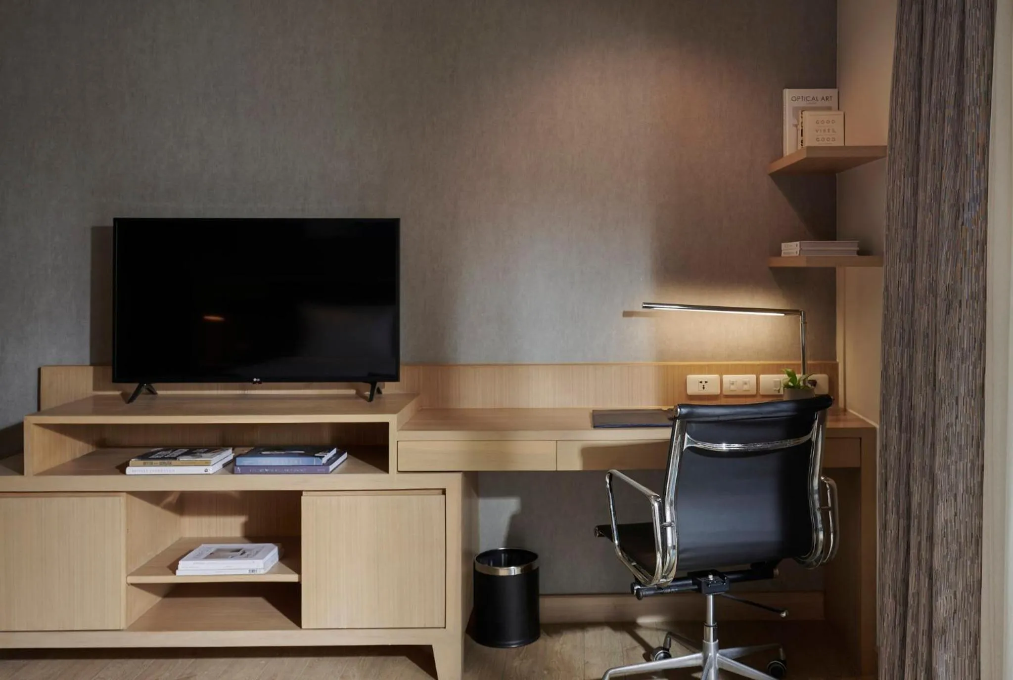 Studio Deluxe Twin in Shama Lakeview Asoke Bangkok