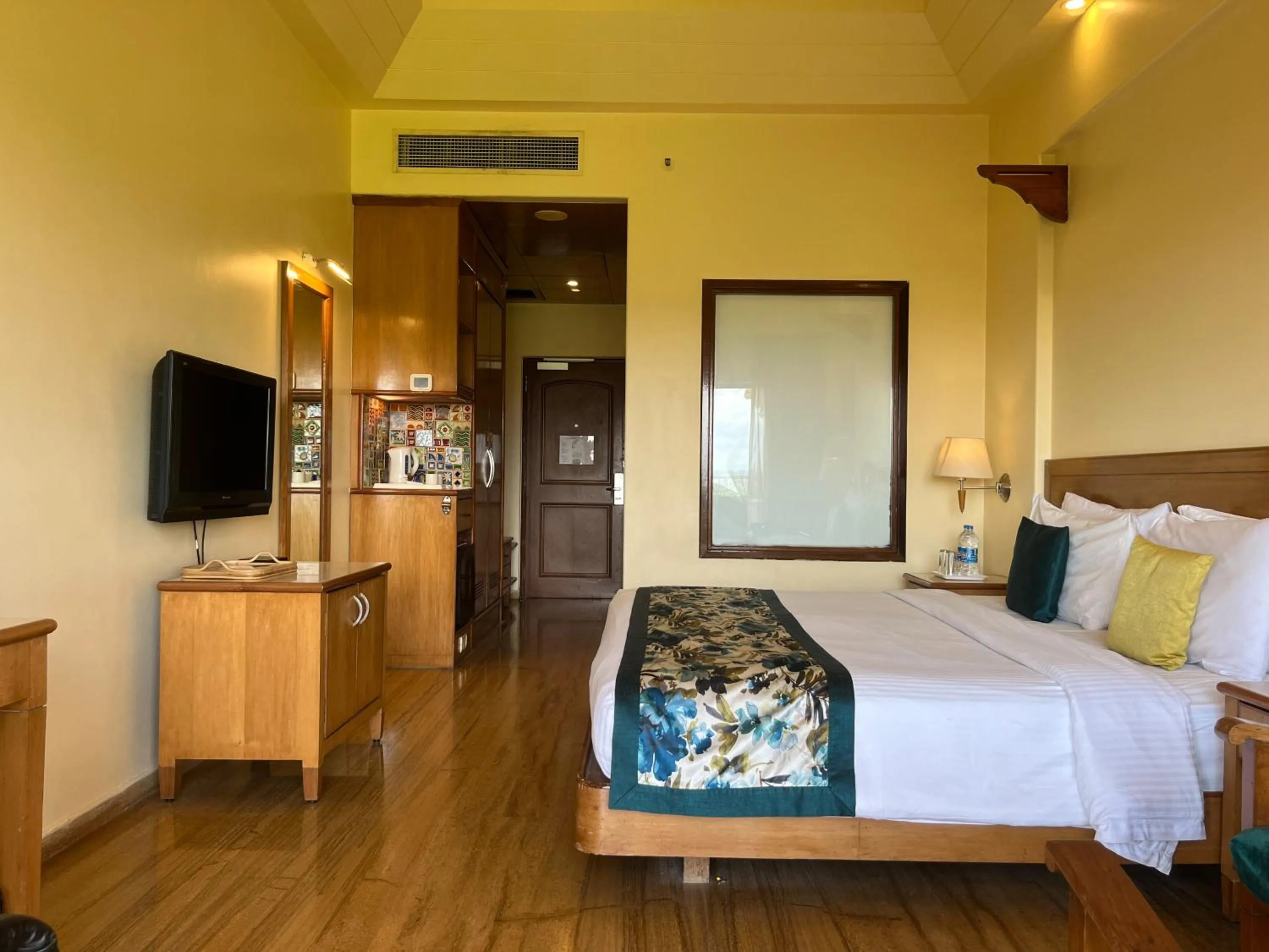 Luxury Double Room in Acron Candolim Regina