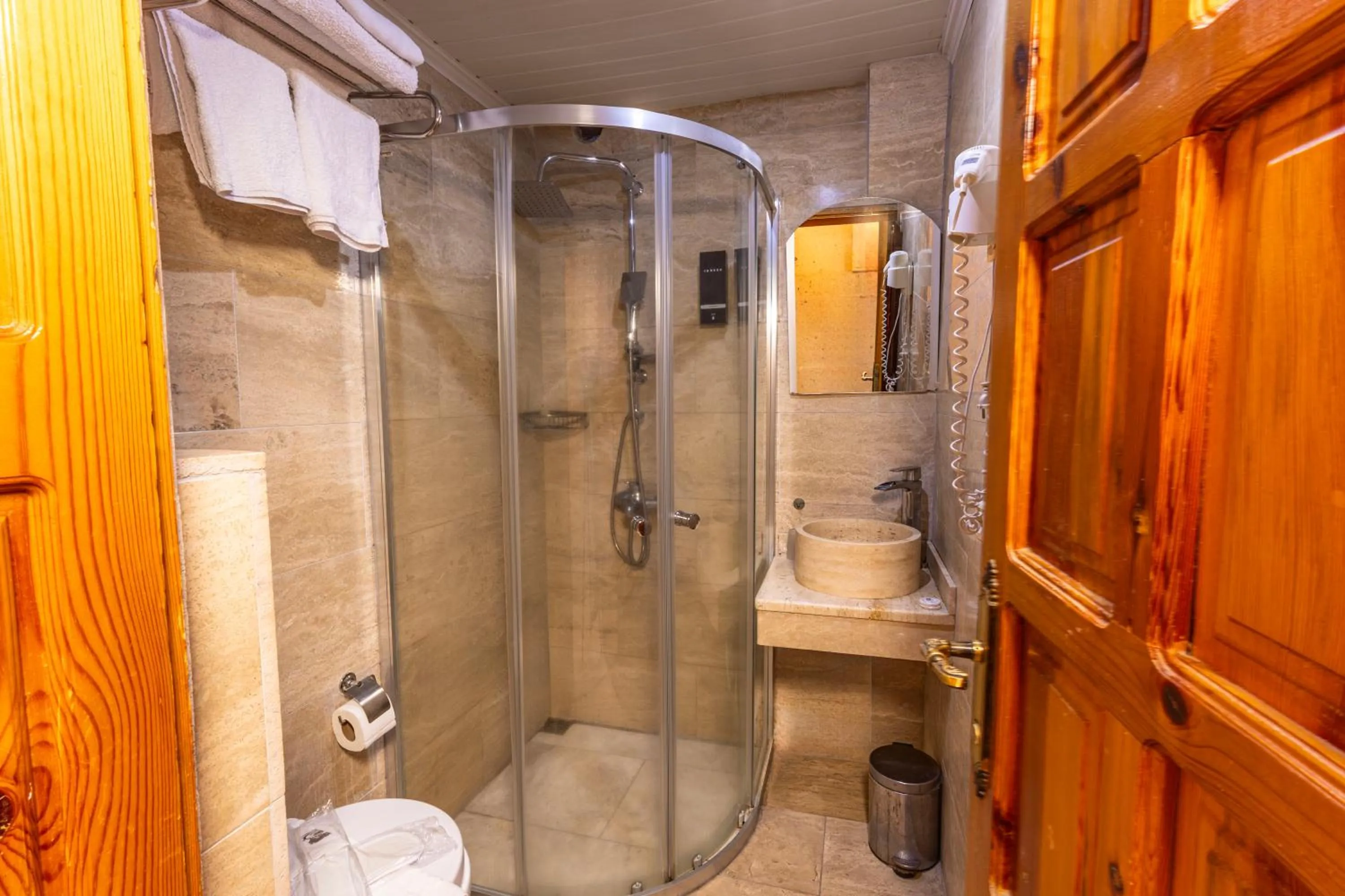 Budget Twin Room in Walnut House