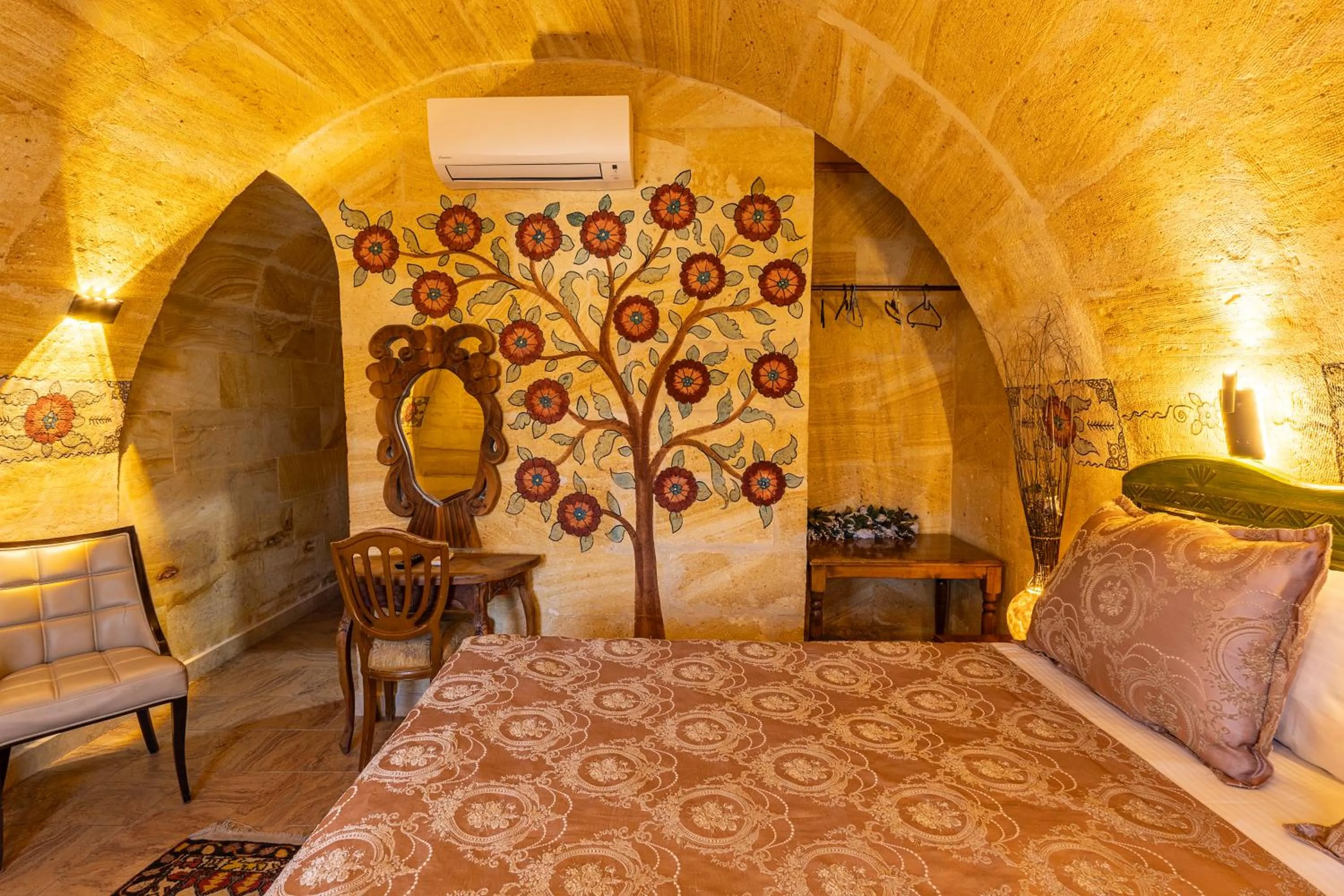 Double Room with Balcony in Walnut House