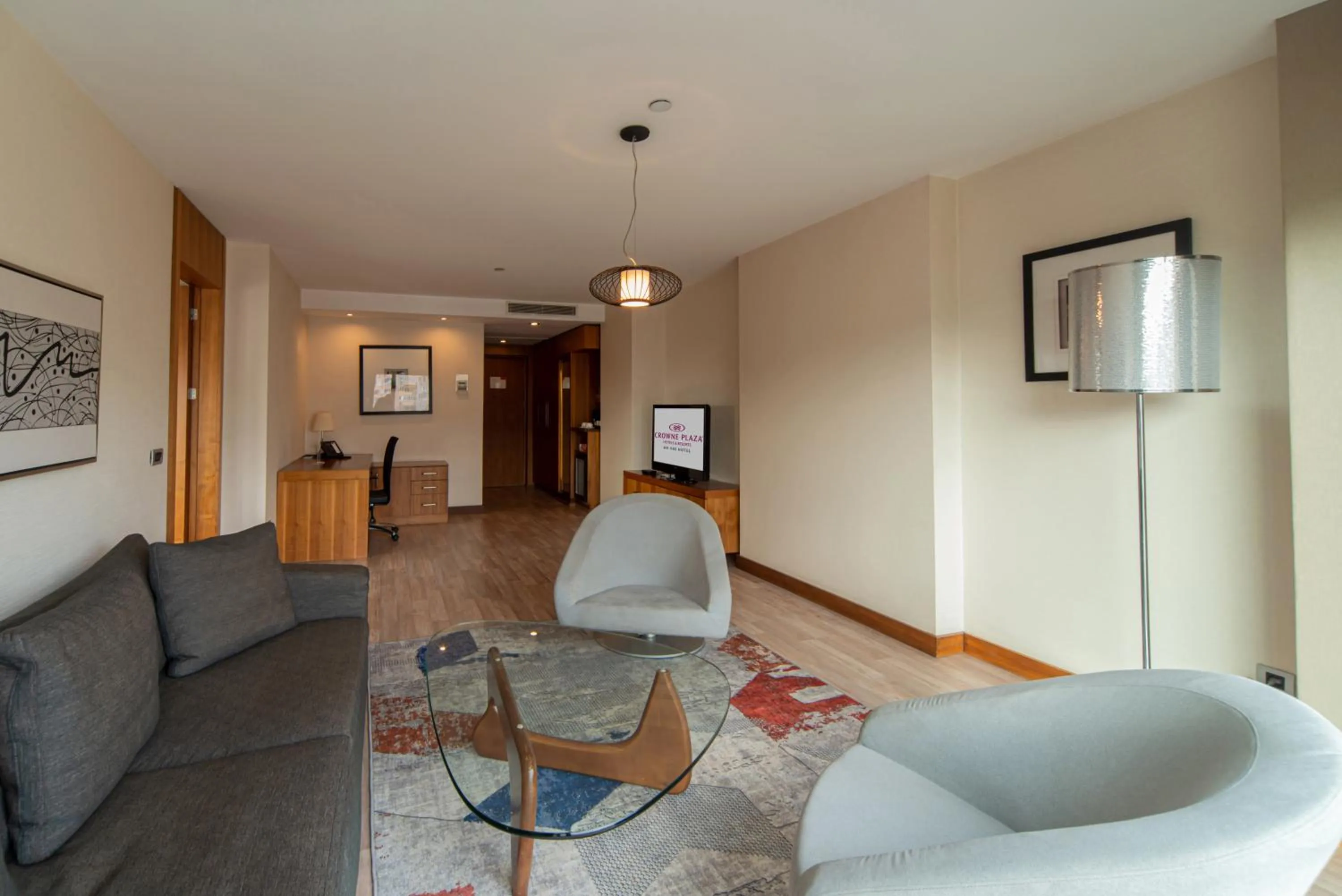 One-Bedroom Suite in Crowne Plaza Istanbul Harbiye by IHG