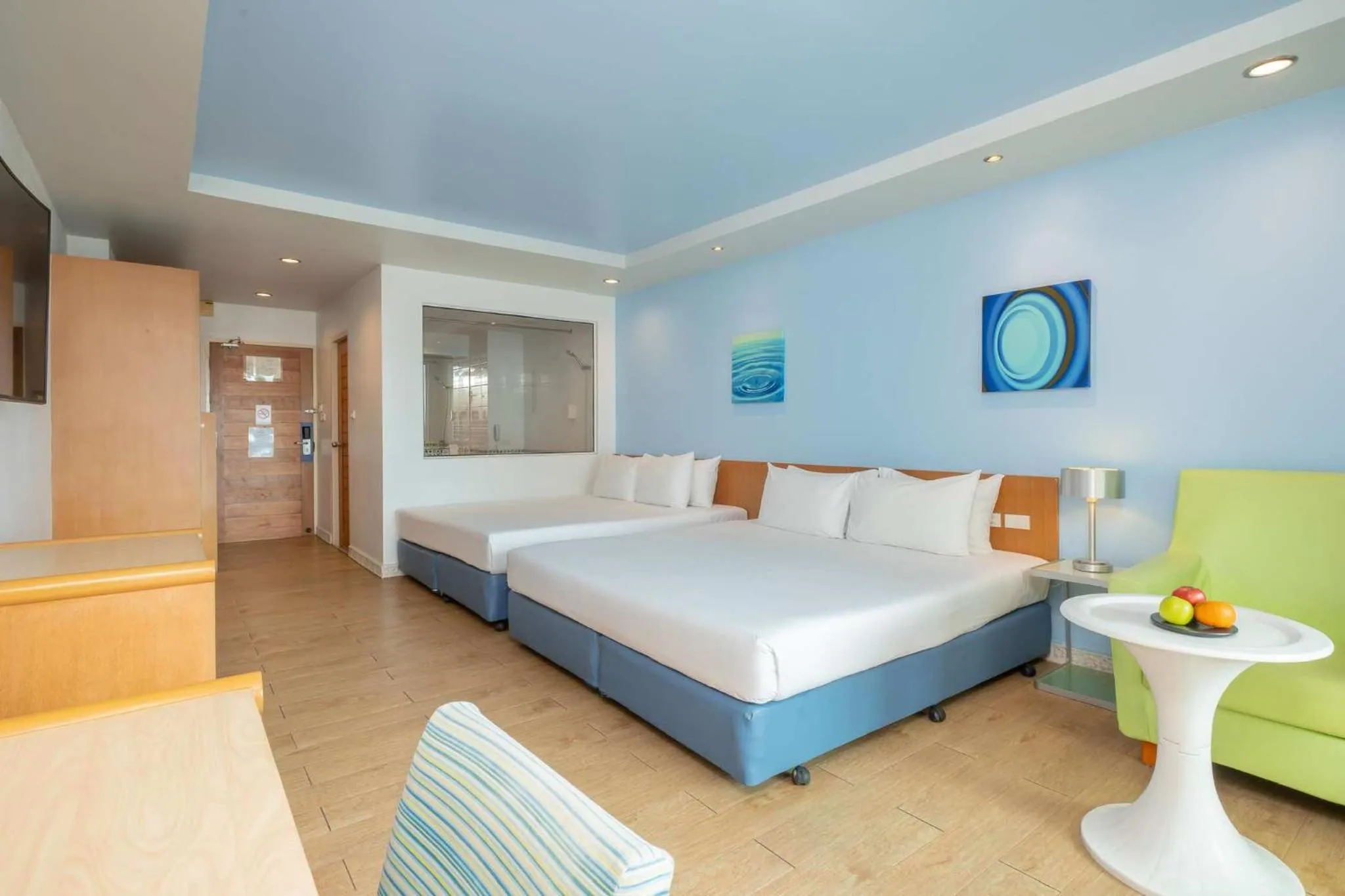 Deluxe Twin Queen Room in Best Bella Pattaya