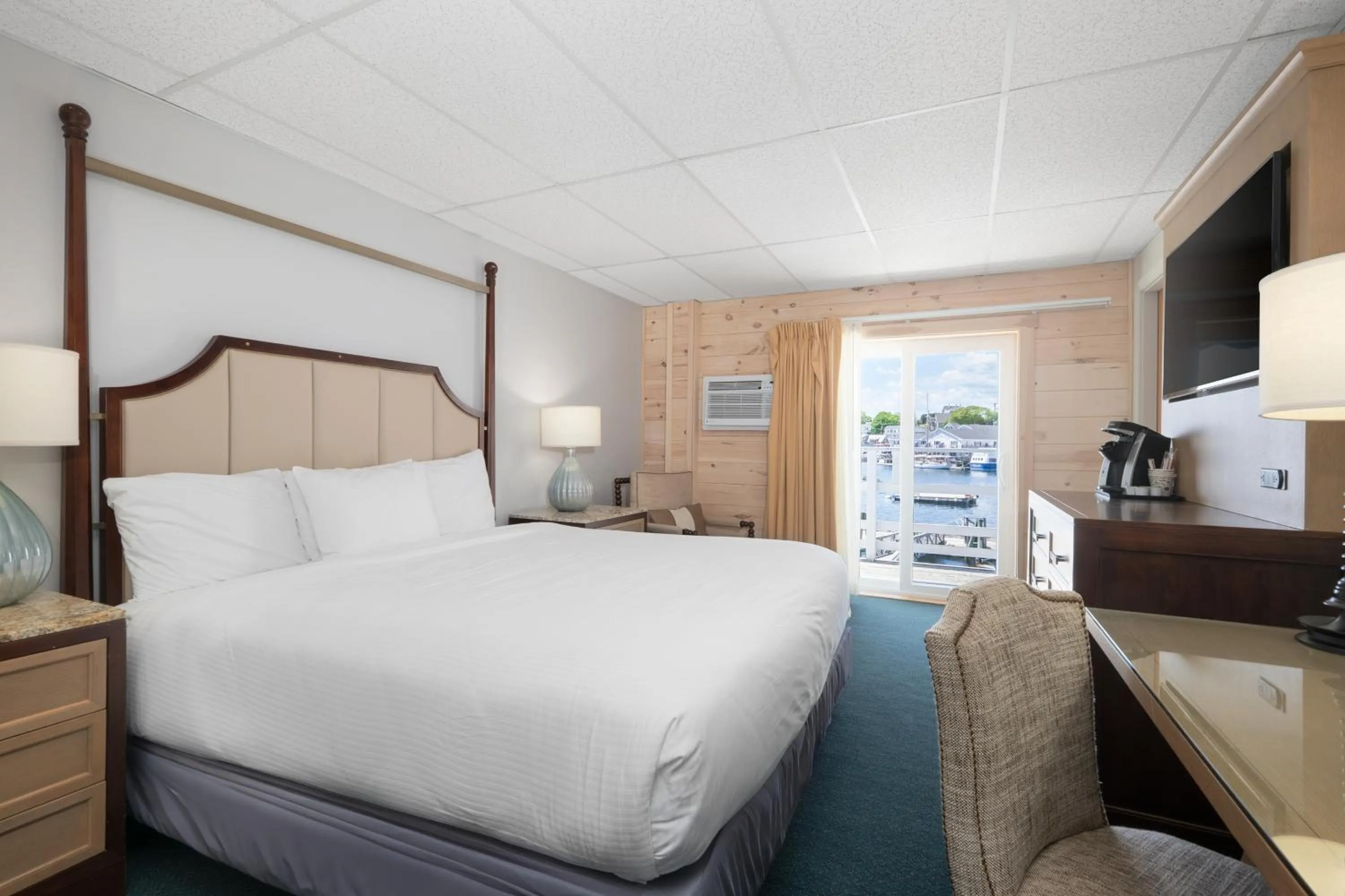 One King Superior 2nd Floor in Boothbay Harbor Inn
