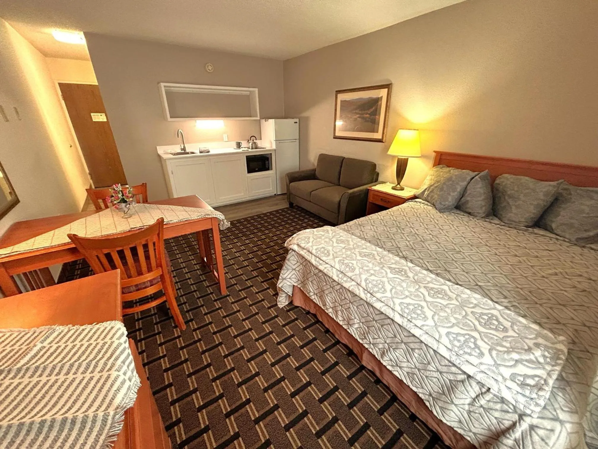 Single Room - single occupancy - Disability Access in FairBridge Extended Stay, a Kitchenette Hotel