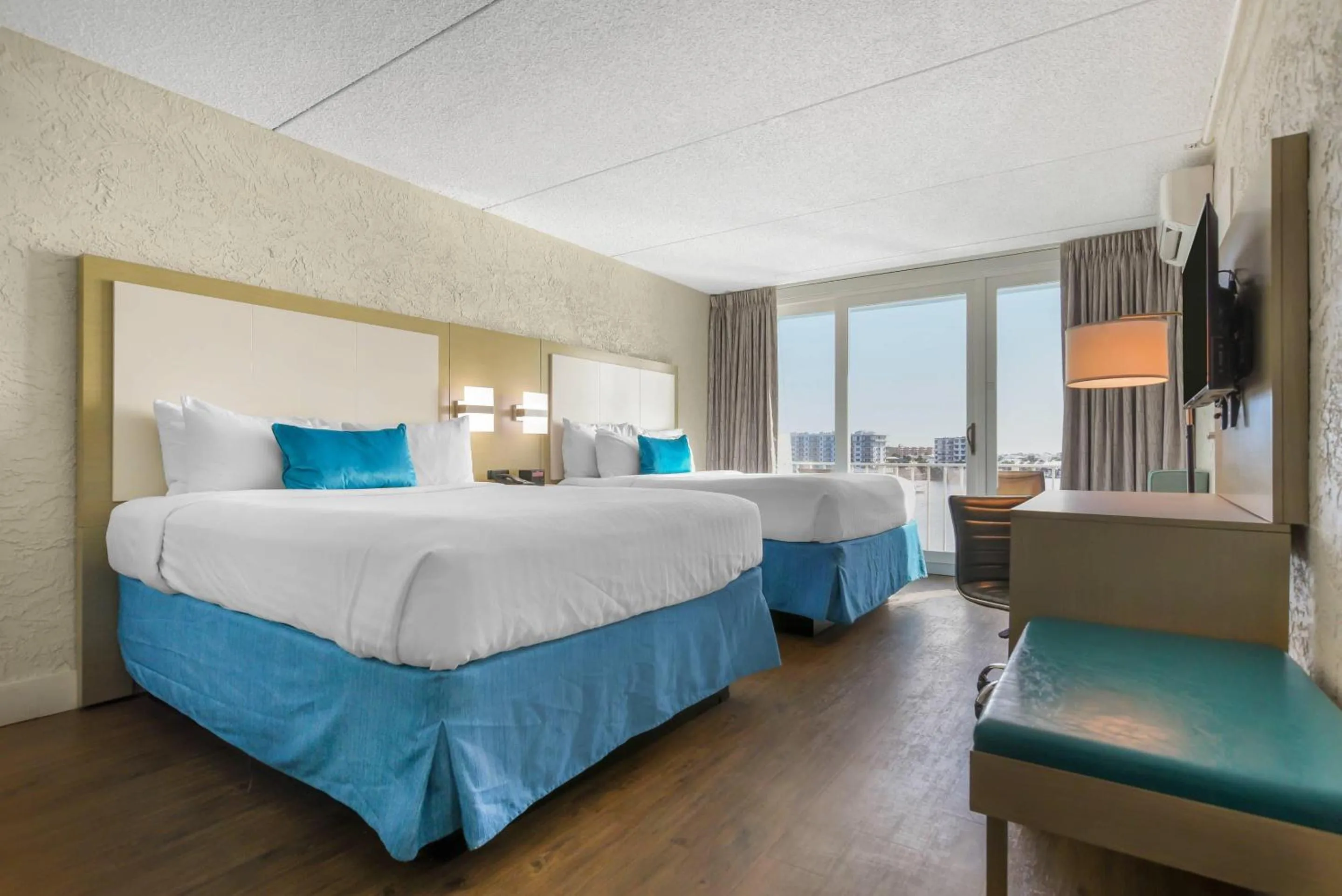 Queen Room with Two Queen Beds and Harbor View - Non-Smoking in Inn on Destin Harbor, an Ascend Collection Hotel