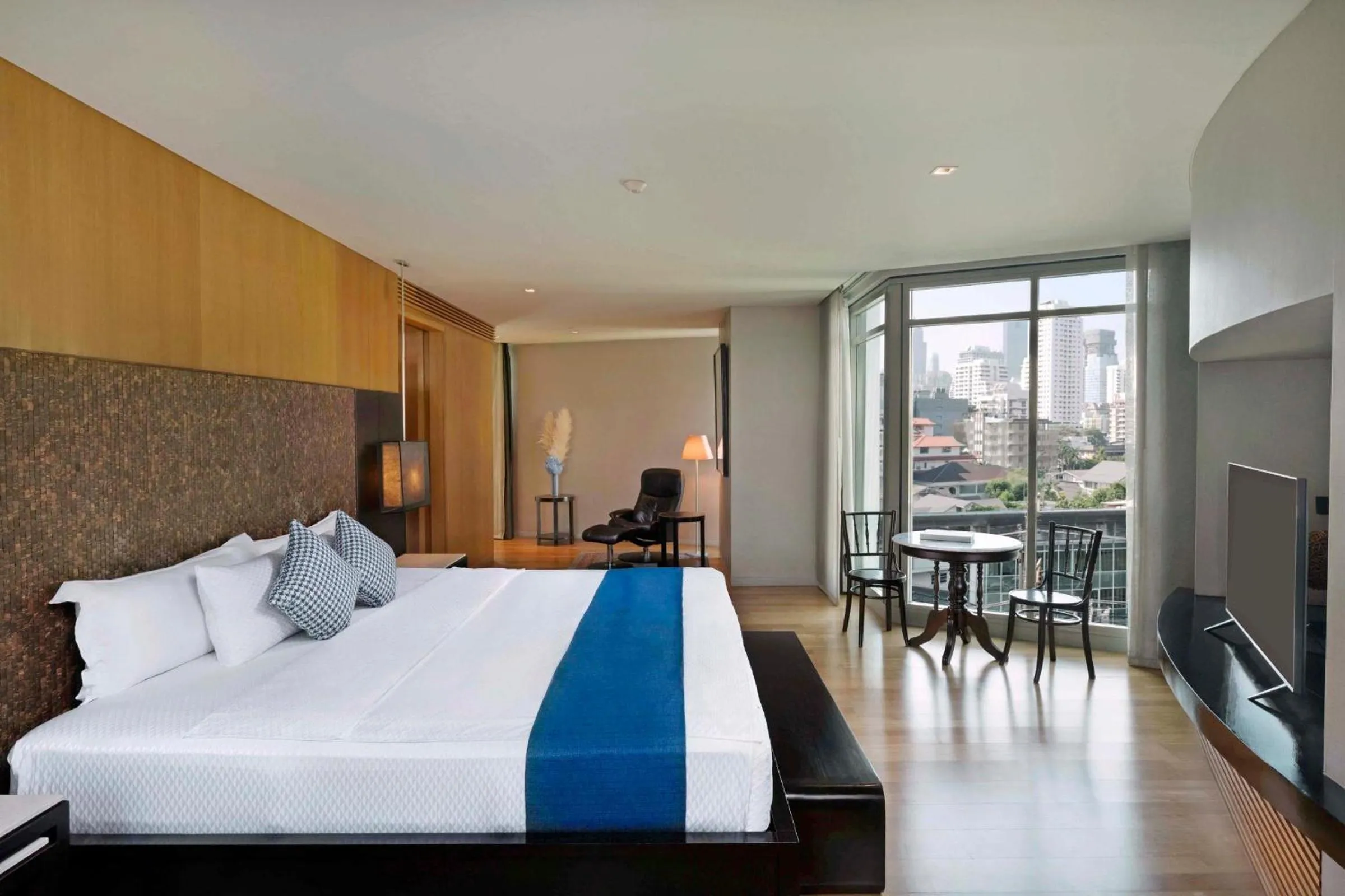 Grand Deluxe Suite in TUI BLUE Maduzi Hotel Bangkok