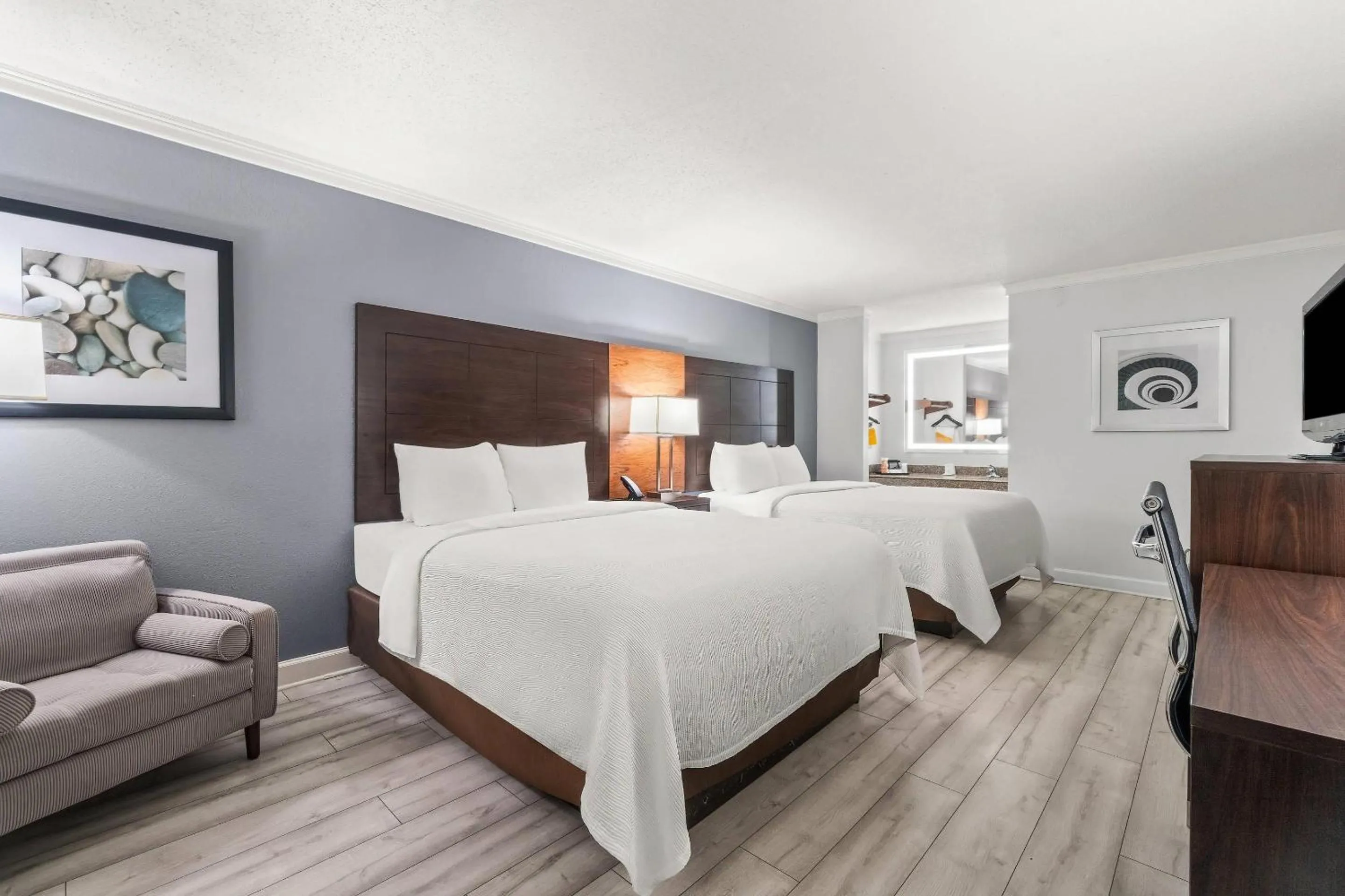 Queen Room with Two Queen Beds - Non-Smoking in Quality Inn Forrest City I-40