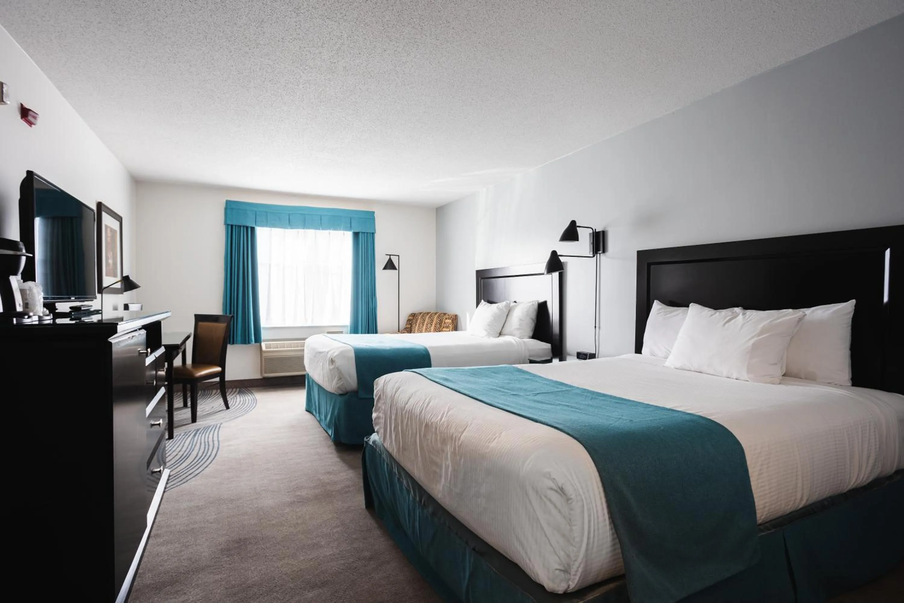 Standard Queen Room with Two Queen Beds in Ramada by Wyndham Surrey/Langley